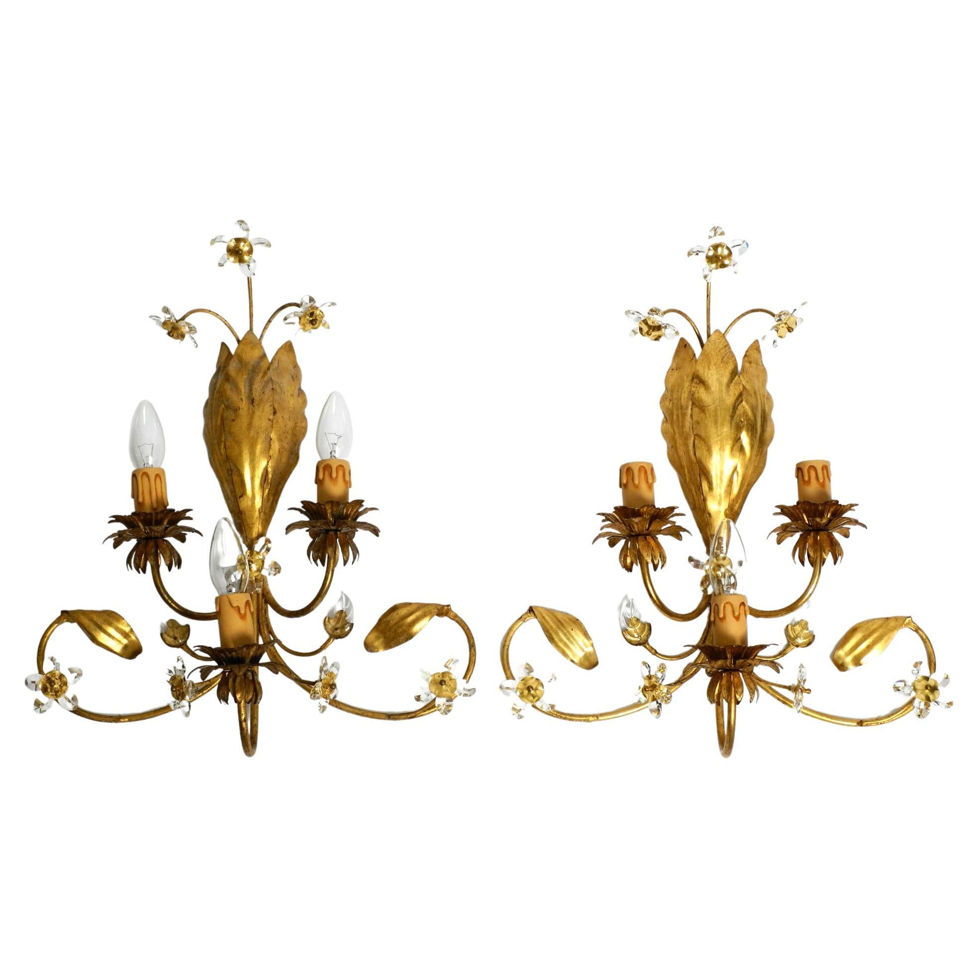 Pair of Elegant Gold Plated Italian 1980s Floral Regency Murano Glass Sconces For Sale