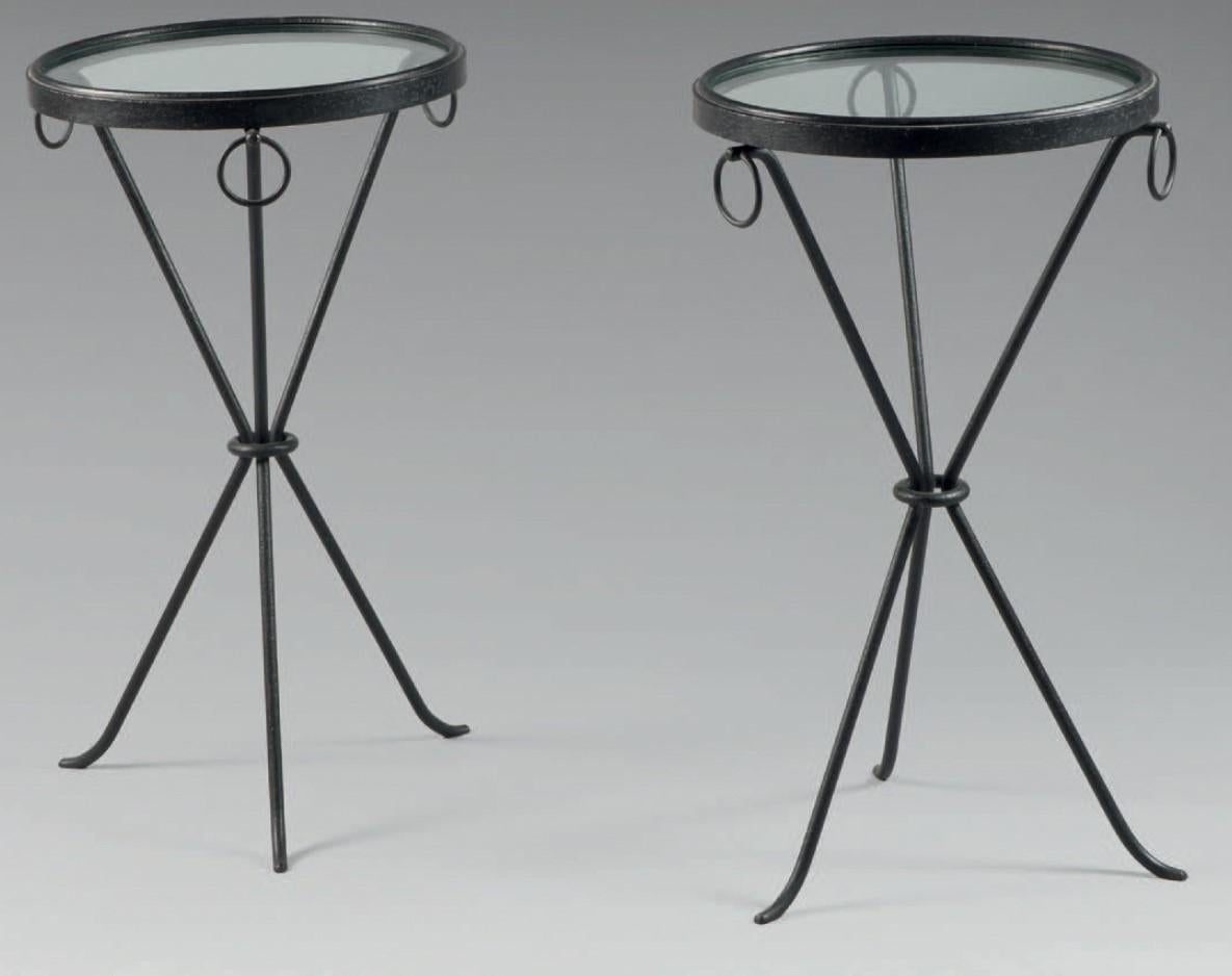 Pair of Elegant metal patiné Guéridons tripodes in the Manner of Jean Michel Frank (1895-1941).

Pair of tripod guéridons with hanging rings in patinated black metal very close to a design by Jean-Michel Frank (1895-1941), usually executed by