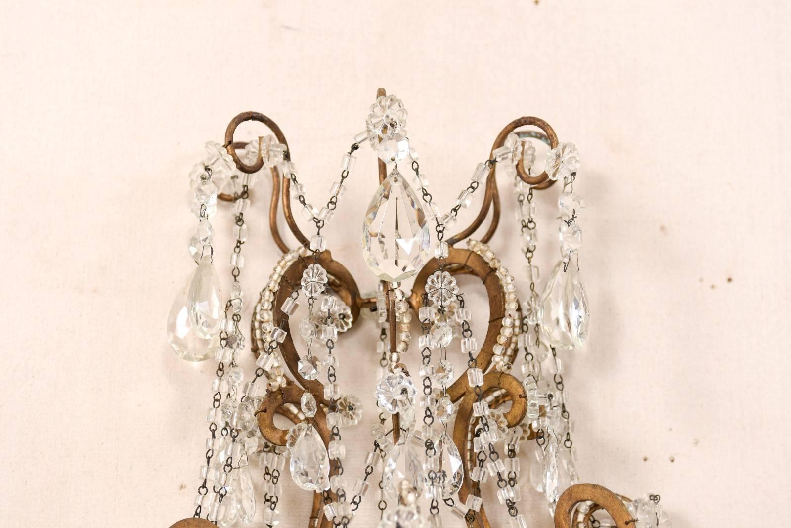 Paar elegante italienische Wandleuchter aus Kristall und vergoldetem Metall, Mitte des 20. Jahrhunderts 5