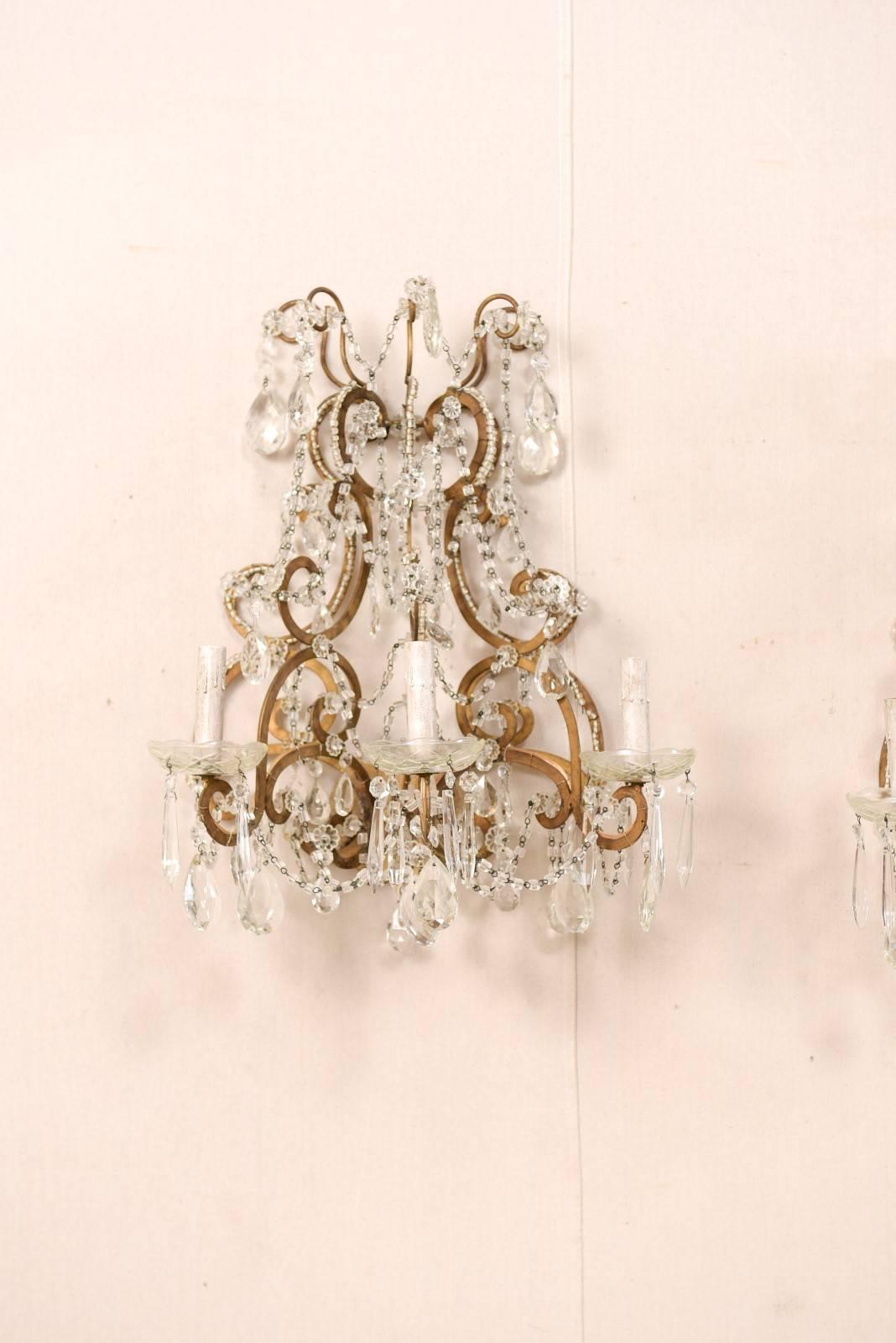 Beaded Pair of Elegant Italian Crystal and Gilded Metal Sconces, Mid-20th Century