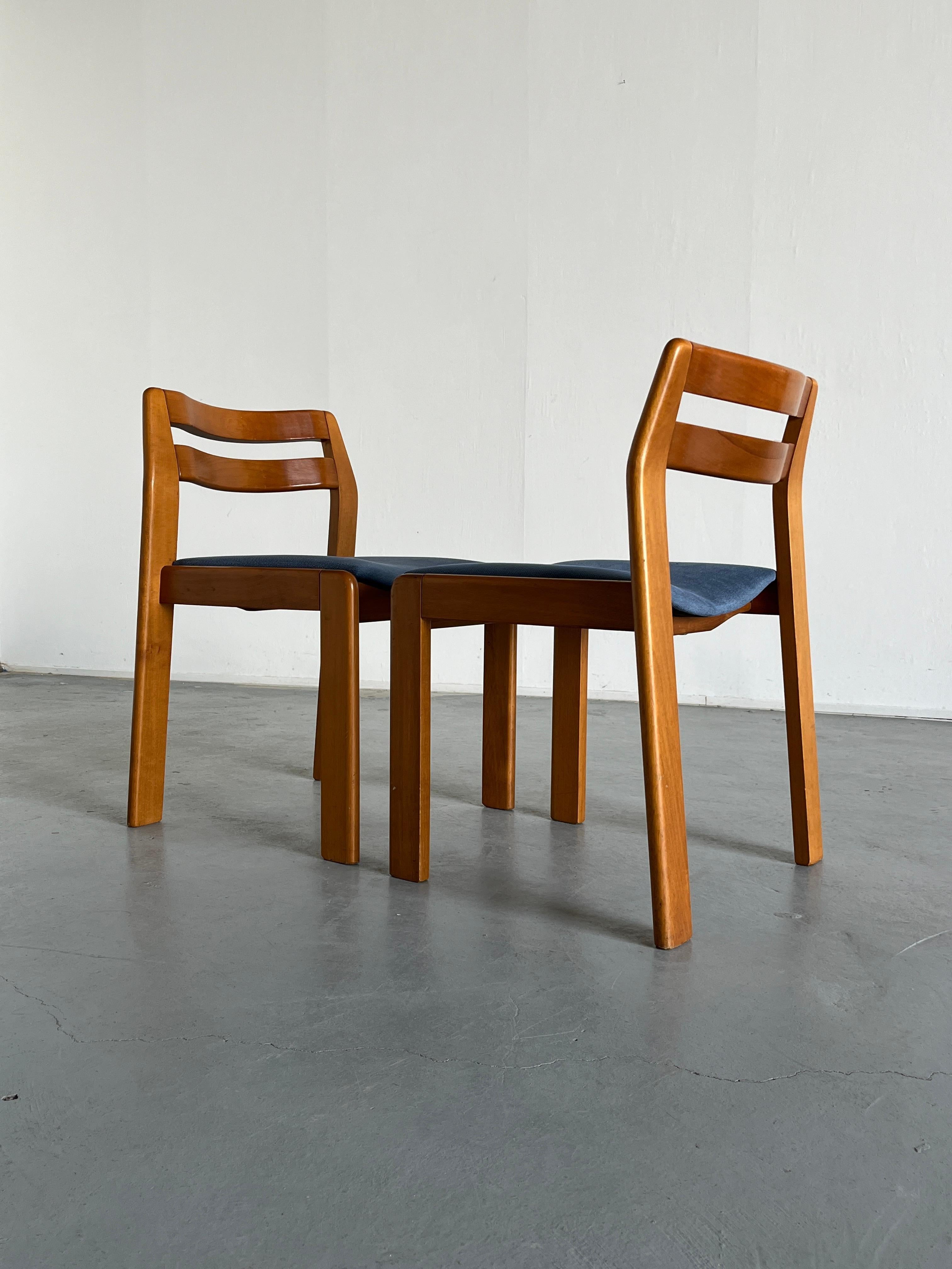 Pair of Elegant Italian Mid-Century Modern Lacquered Wood Dining Chairs, 1960s For Sale 2