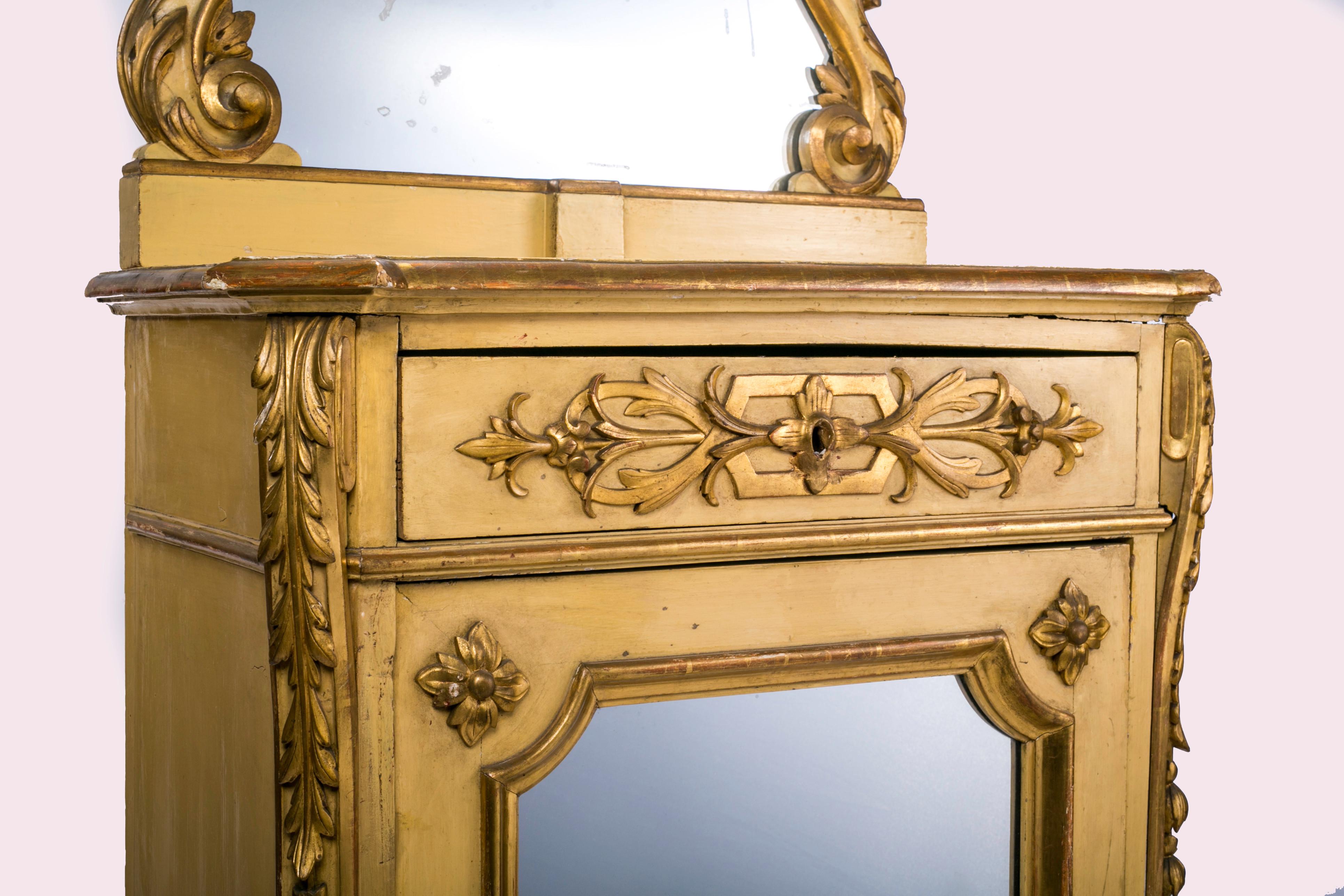 Italian Pair of elegant lacquered cabinets from the mid-19th century For Sale