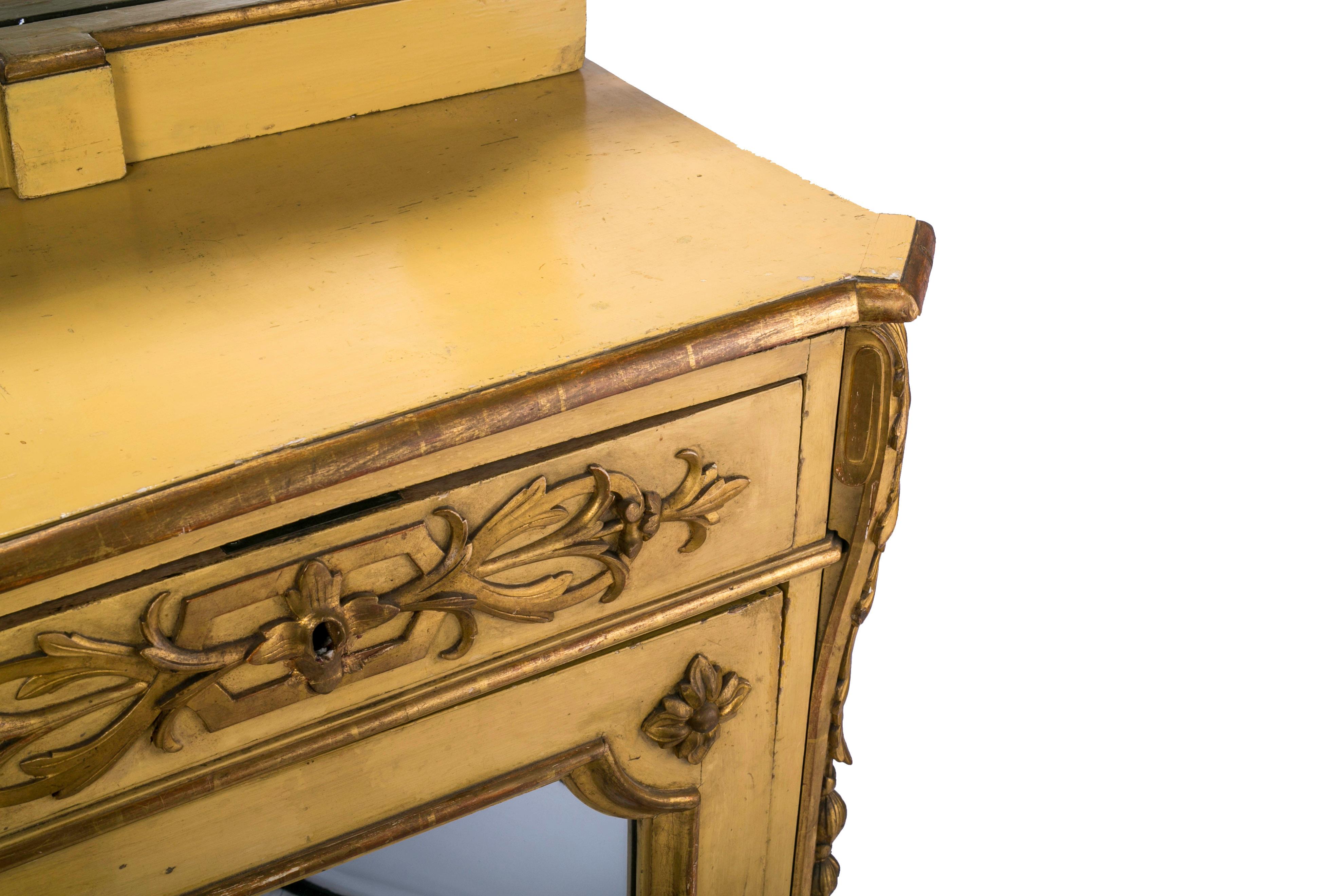 Gilt Pair of elegant lacquered cabinets from the mid-19th century For Sale