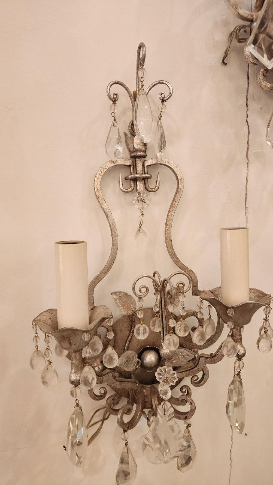 Métal Paire d'appliques élégantes en métal et verre de style Masion Bagues en vente