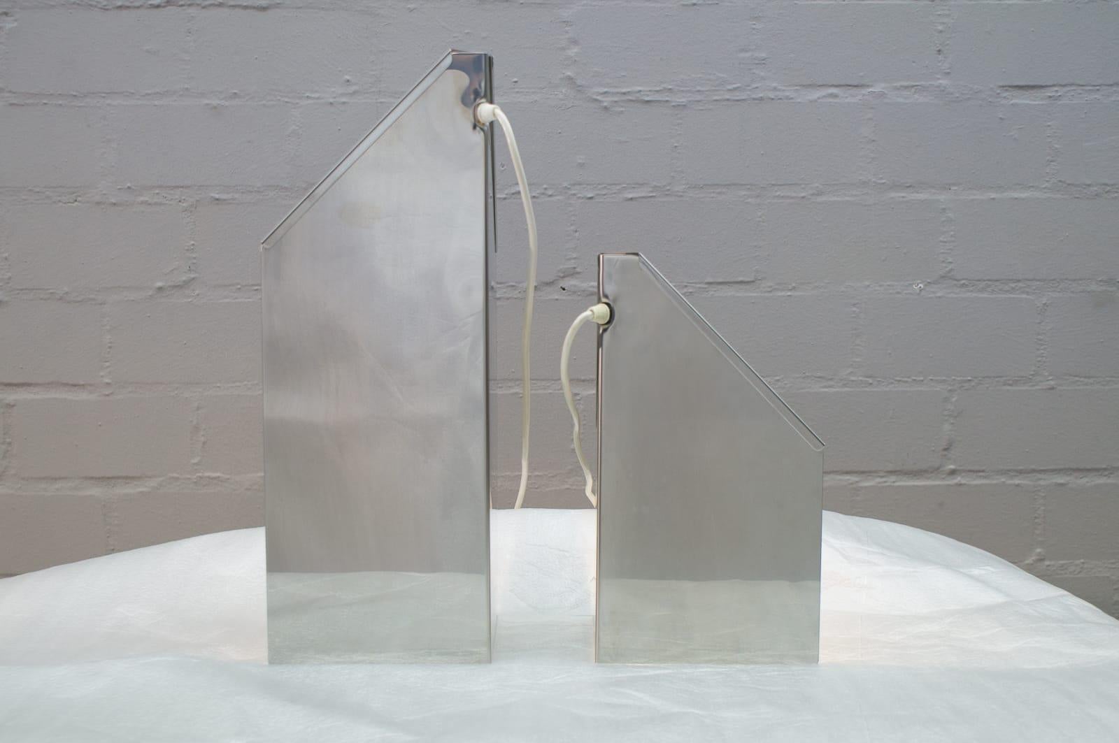 Pair of Elegant Mid-Century Modern Side Table Lamps, 1970s For Sale 2