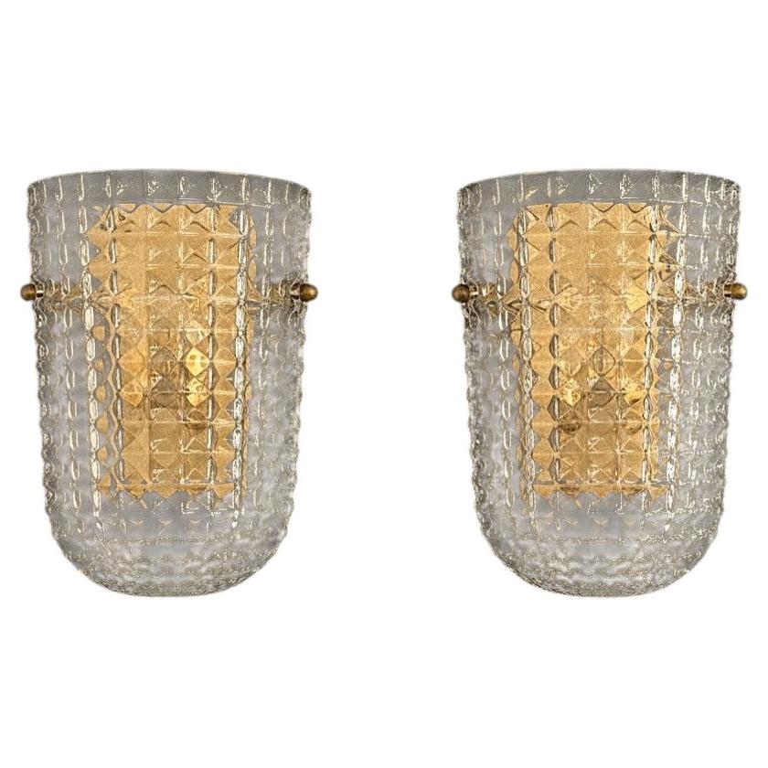 What is the difference between a lamp and a lantern?
