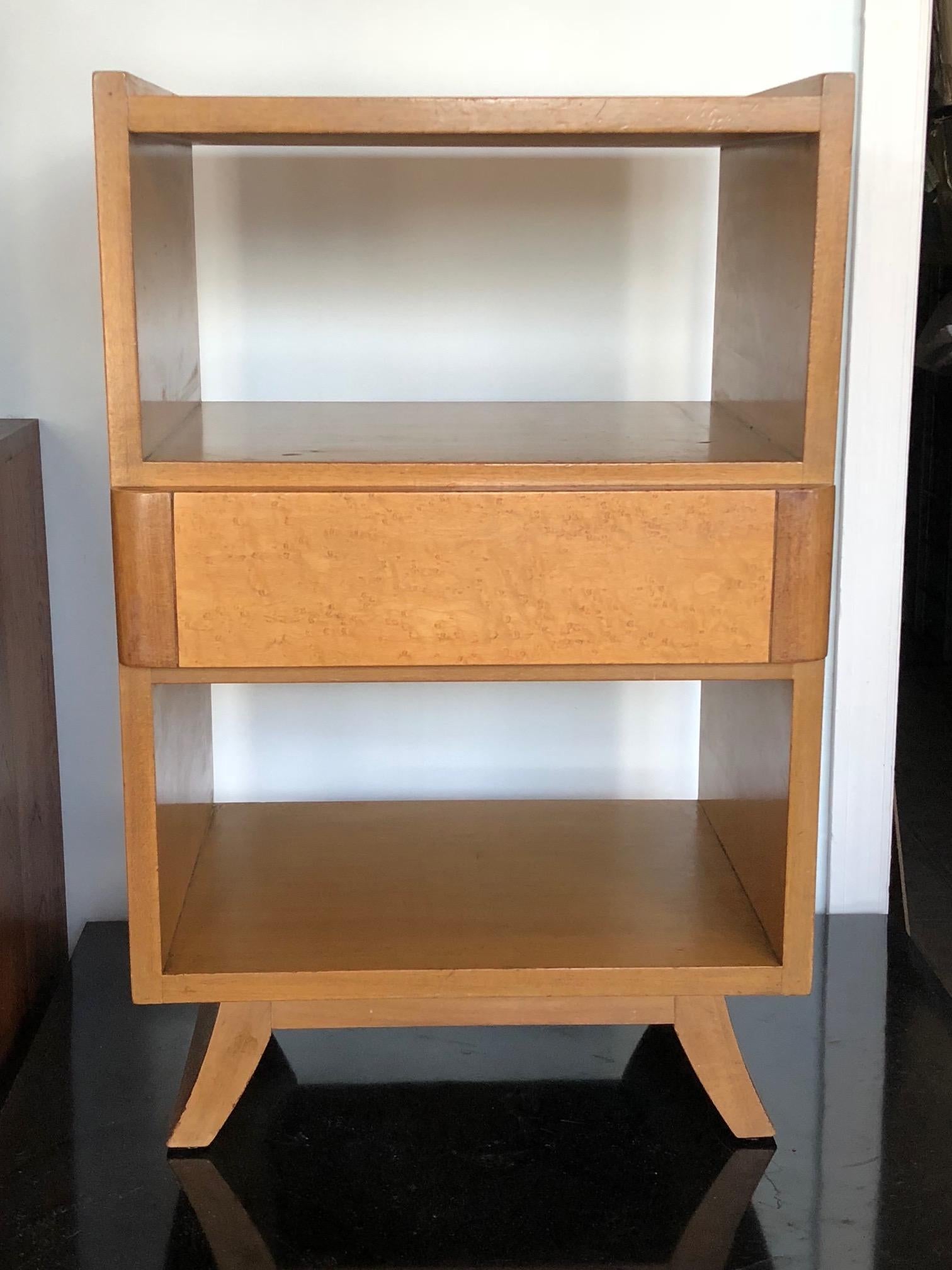 Mid-20th Century Pair of Elegant Nightstands by E.Saarinen for Northern Furniture/Rway Art Deco