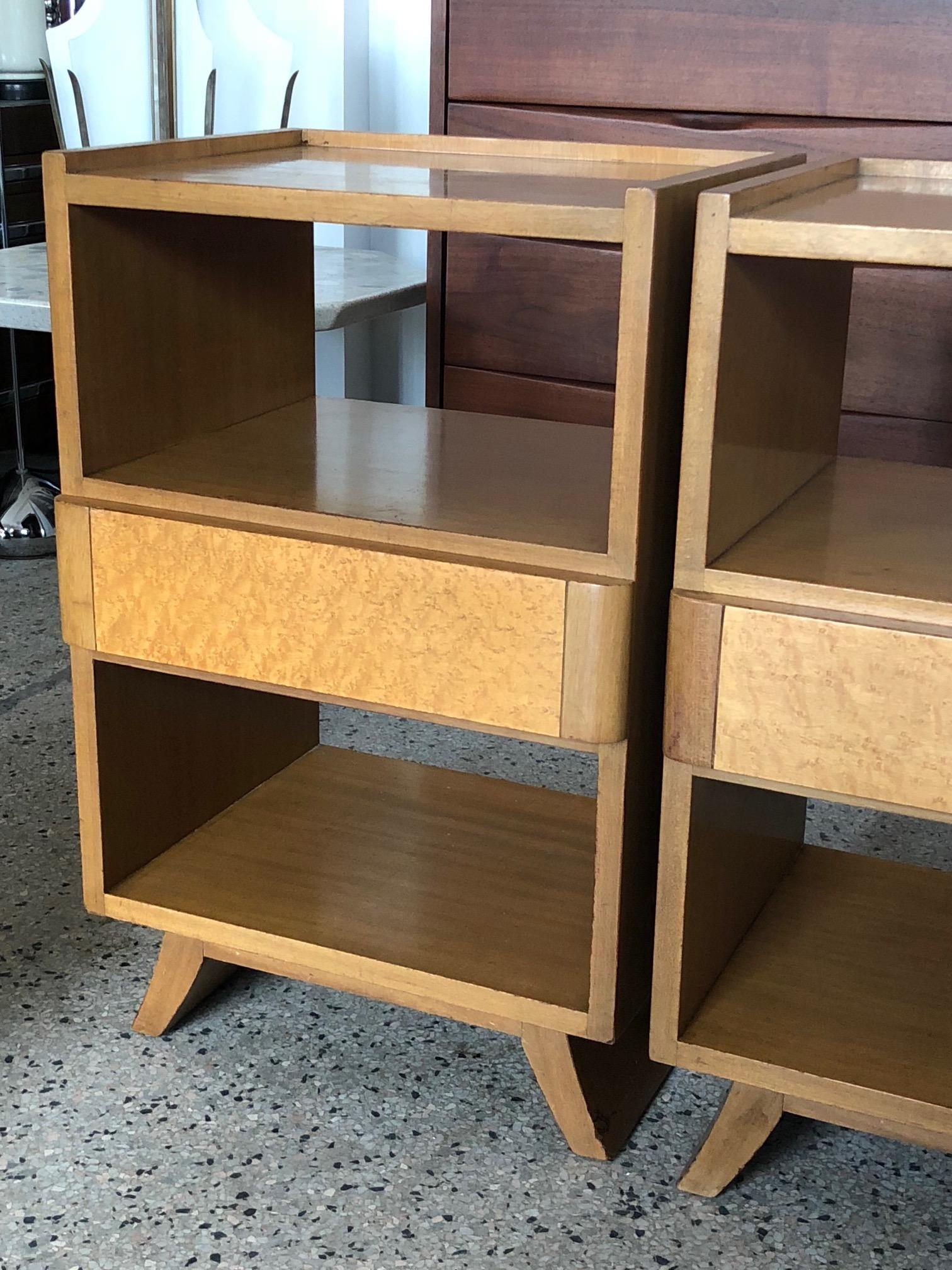 Pair of Elegant Nightstands by E.Saarinen for Northern Furniture/Rway Art Deco 1