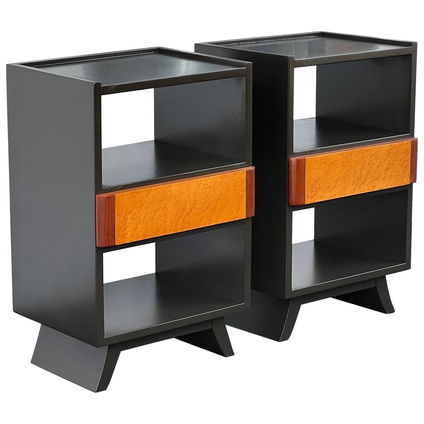 Paire de tables de nuit élégantes de Rway Art Déco des années 1940