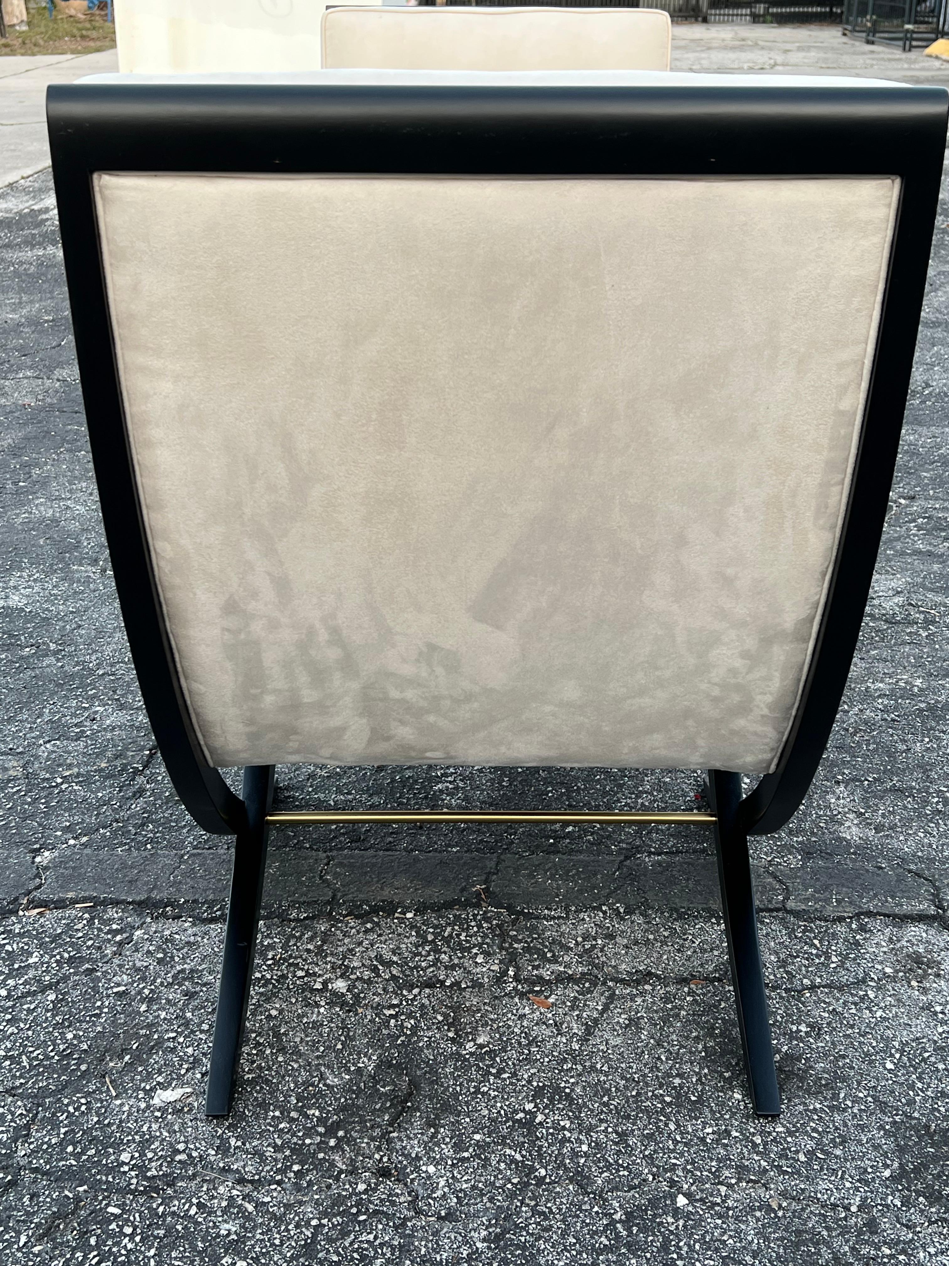 Paire d'élégantes chaises ciseaux avec détails en laiton des années 1950 en vente 7