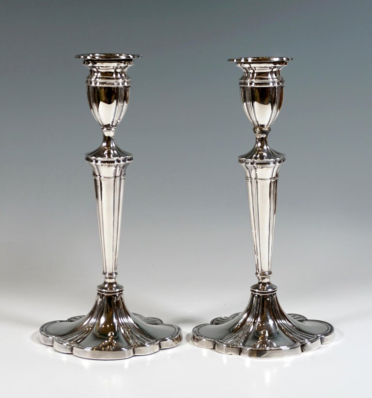 Baroque Pair of Elegant Silver 925 Candle Holders, London, England, 20th Century For Sale