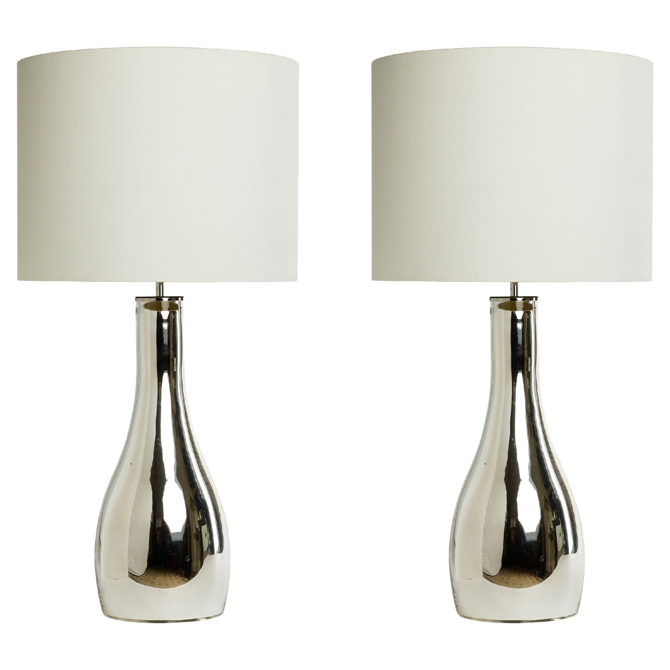 Pair of elegant vase shaped Mirrored Glass table lamps by Andrew Kornat Designs en vente