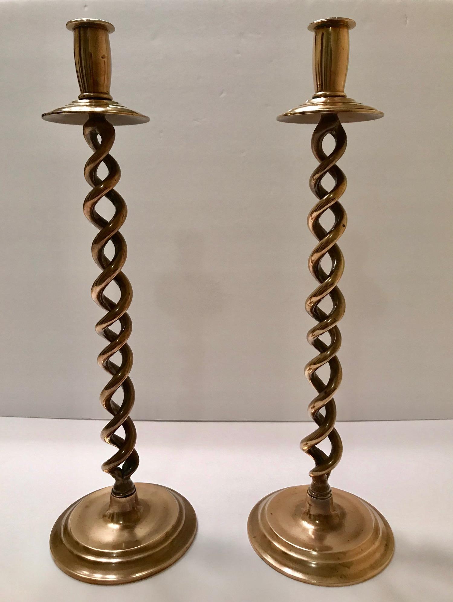 British Pair of Elegant Victorian Candleholders in Braided Brass Metal