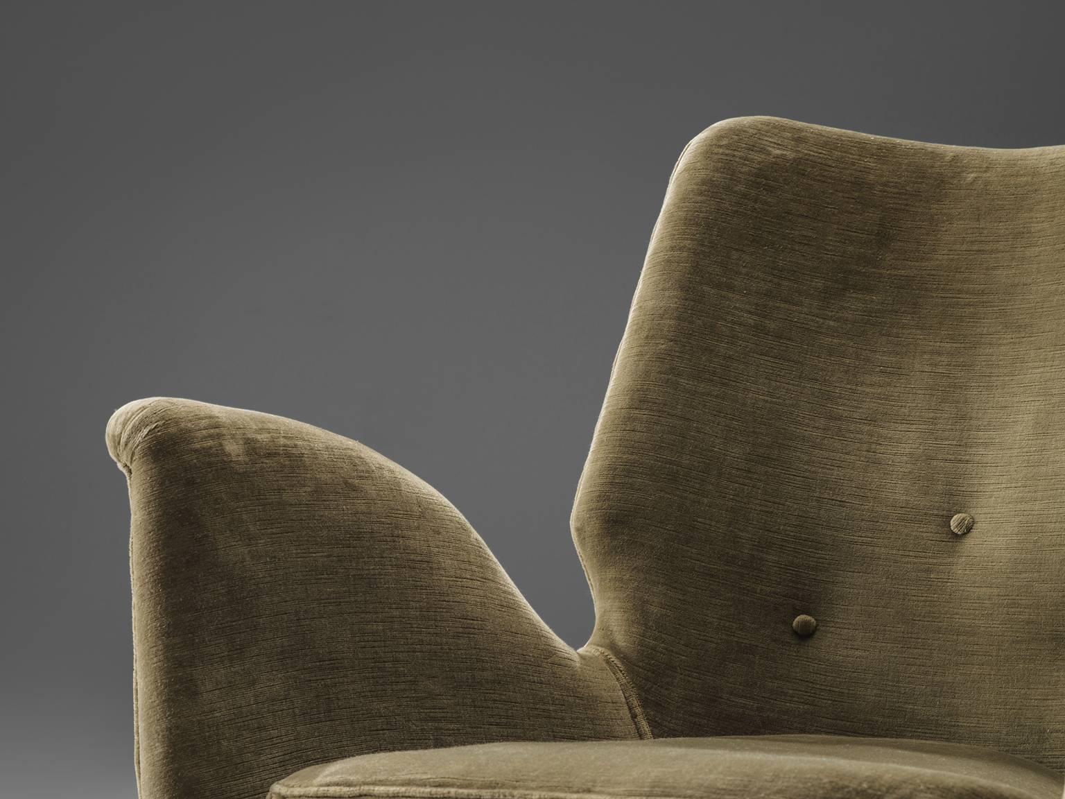 Mid-20th Century Pair of Elegant Wingback Chairs for ISA in Original Green Velvet