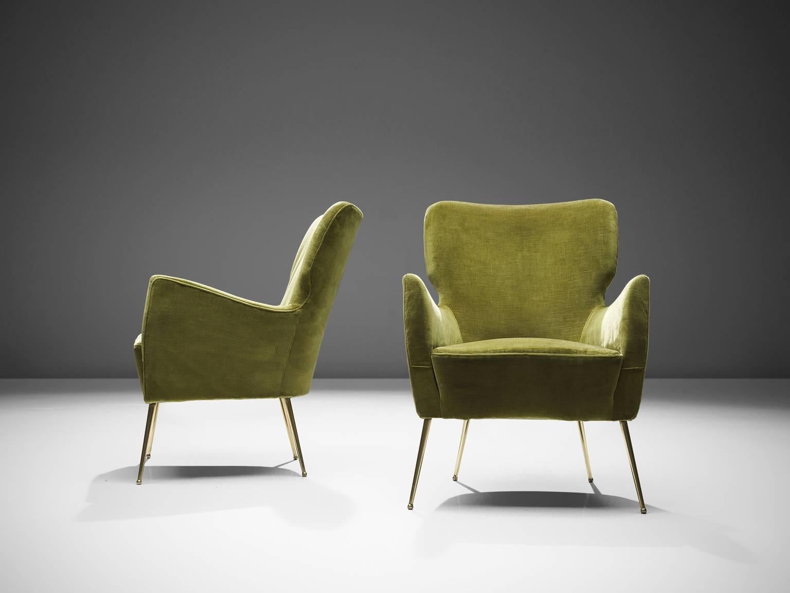 Pair of Elegant Wingback Chairs in Original Green Velvet In Good Condition In Waalwijk, NL