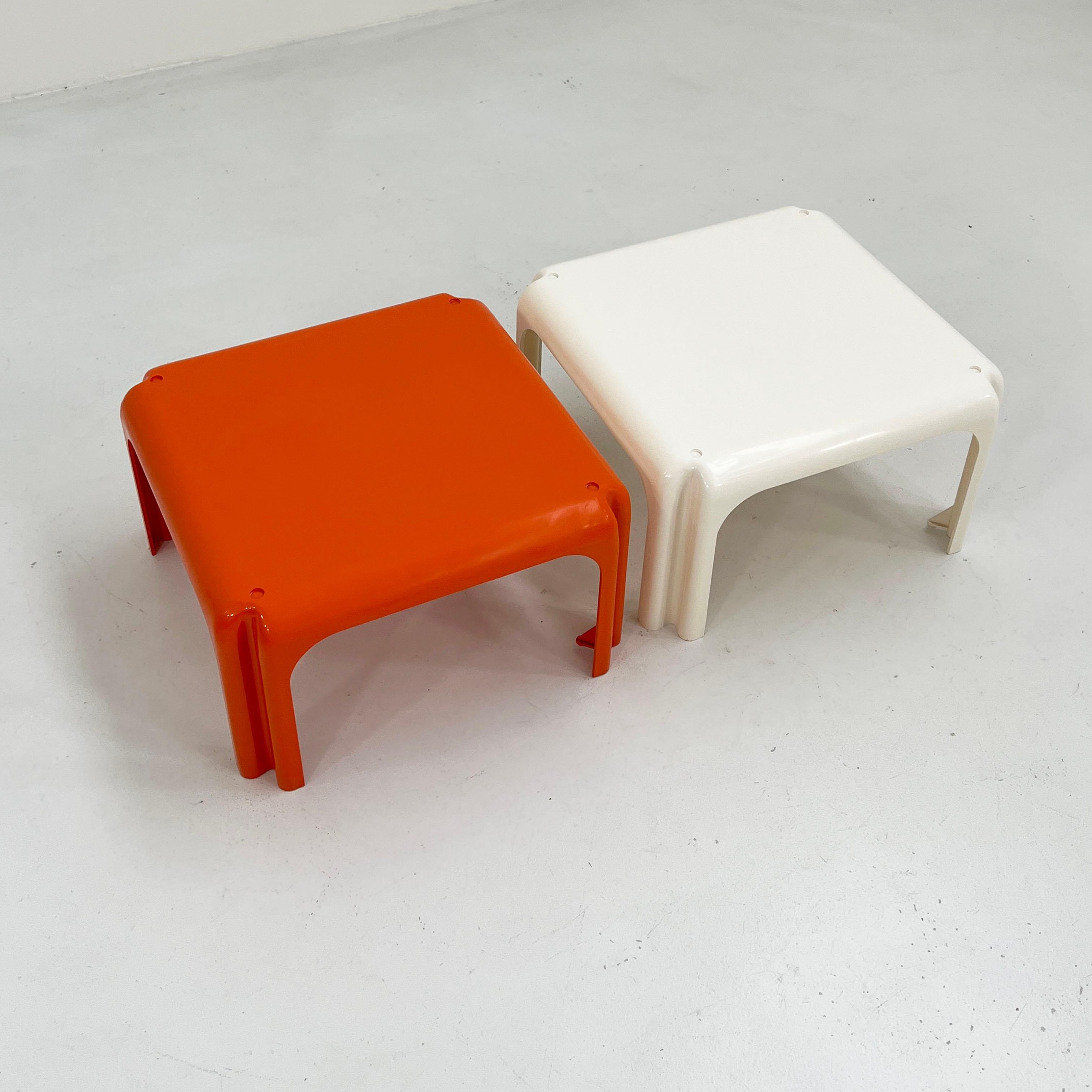 plastic stacking tables