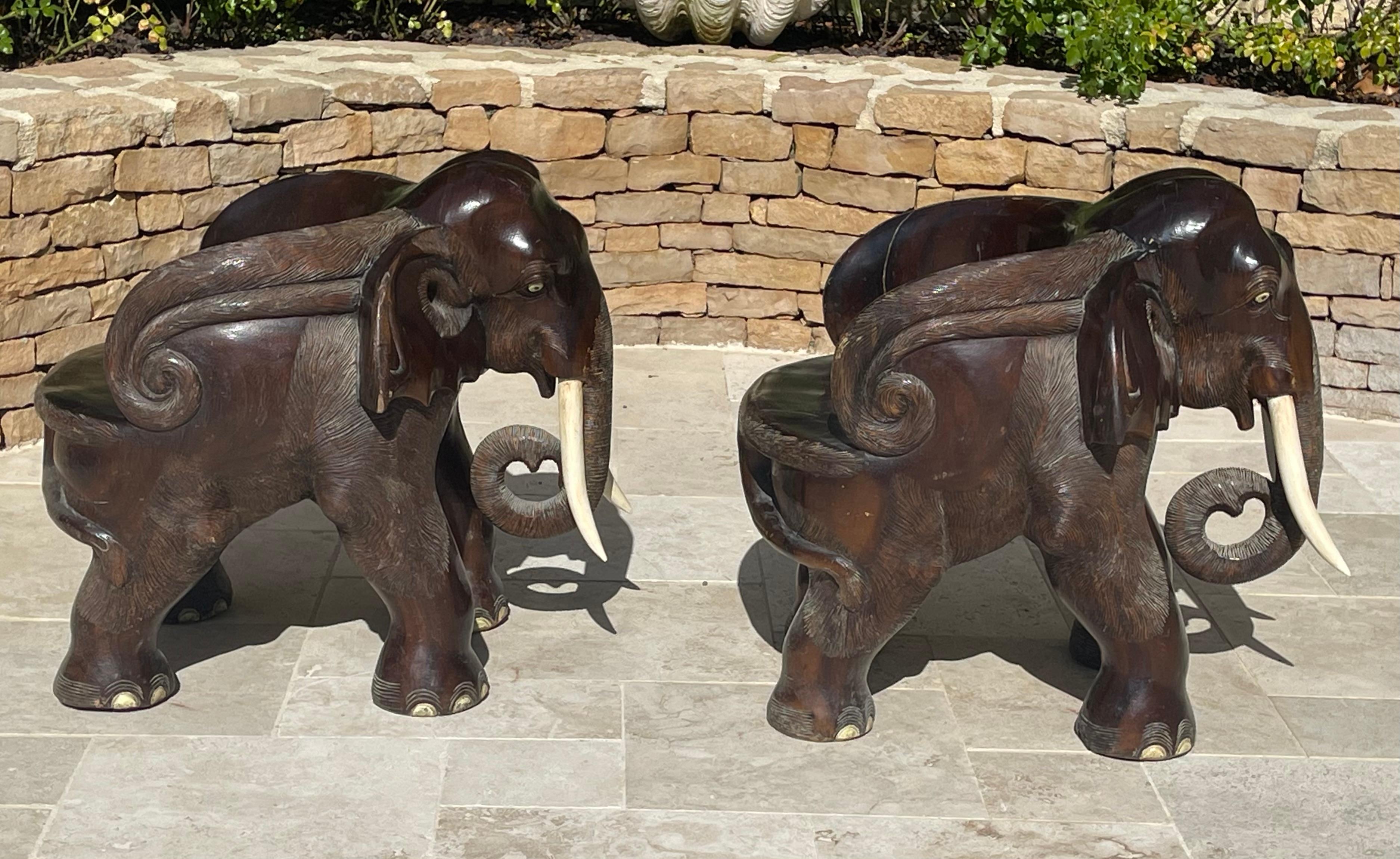 Coppia di poltrone a forma di elefante in vendita 4