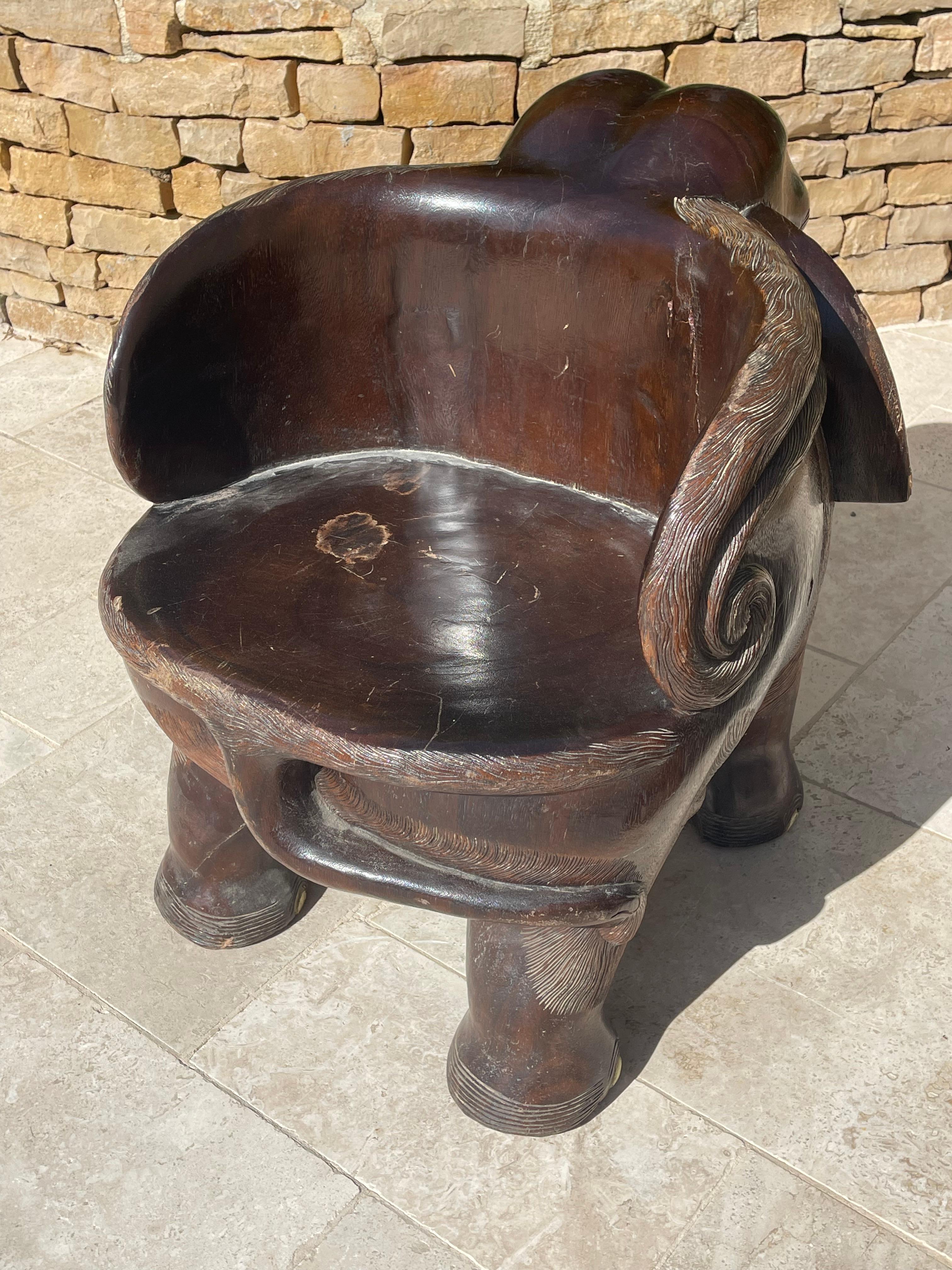 Coppia di poltrone a forma di elefante in vendita 8