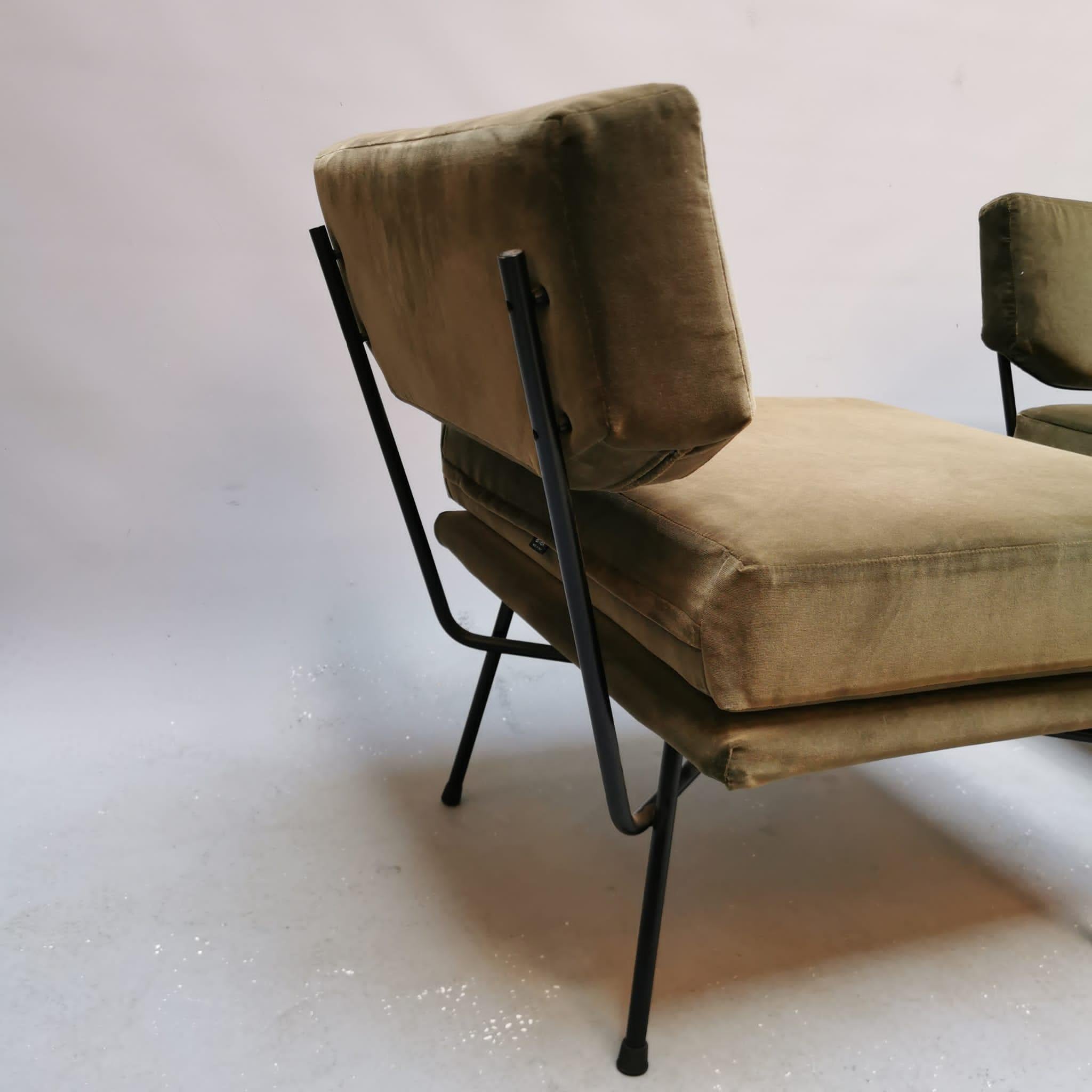 Pair of Elettra Chair in green velvet by BBPR for Arflex In Excellent Condition For Sale In Milano, Lombardia