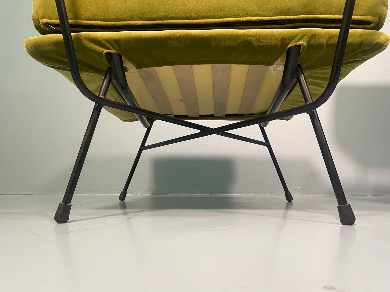 Rare pair of original period 'Elettra' lounge chairs by the famous ground breaking architect studio partnership BBPR, Gianluigi Banfi, Lodovico Barbiano di Belgioioso, Enrico Peressutti and Ernesto Nathan Rogers.