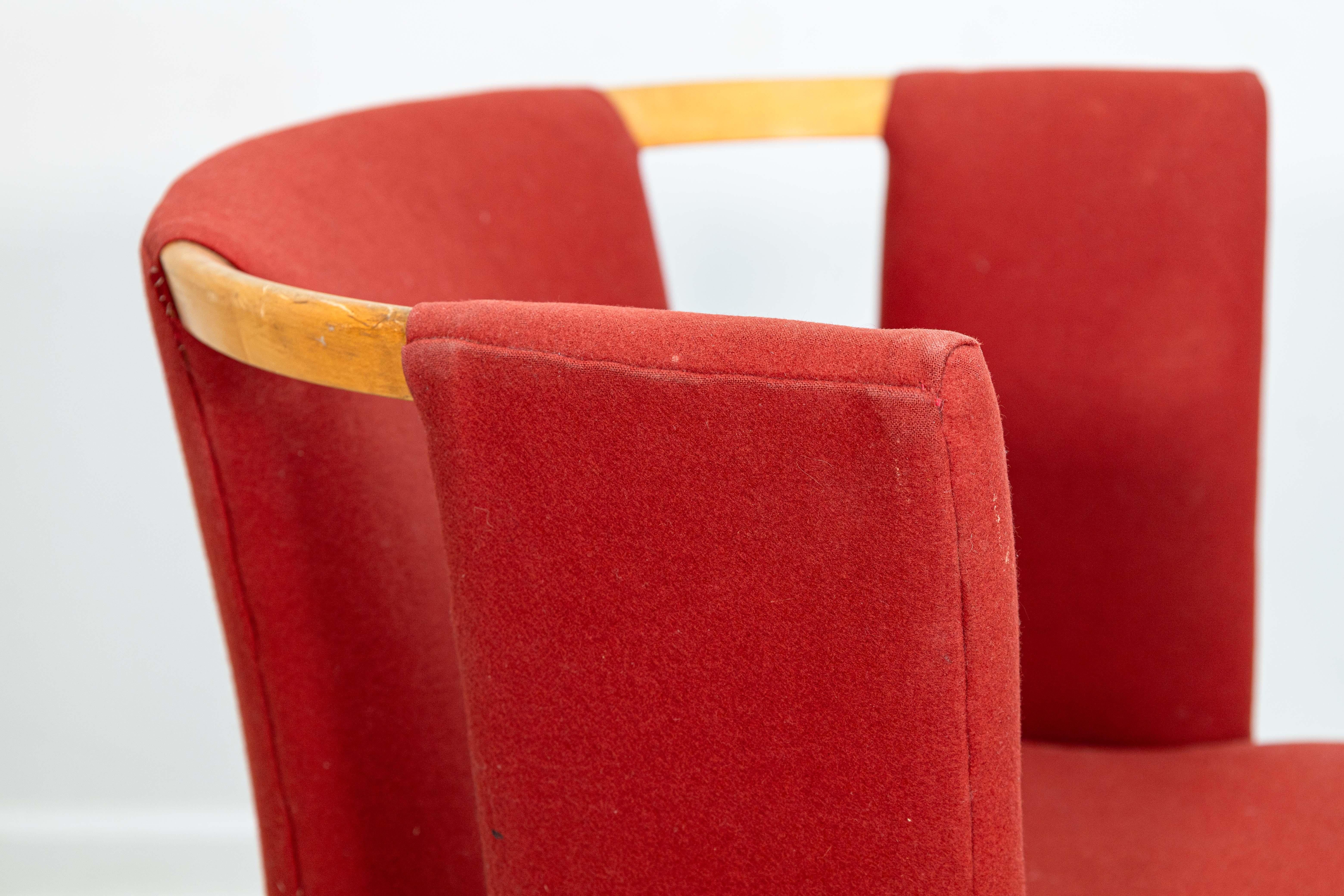 Coppia di poltrone in tessuto rosso di Eliel Saarinen per Imperial Rattan Company 1941 in vendita 3