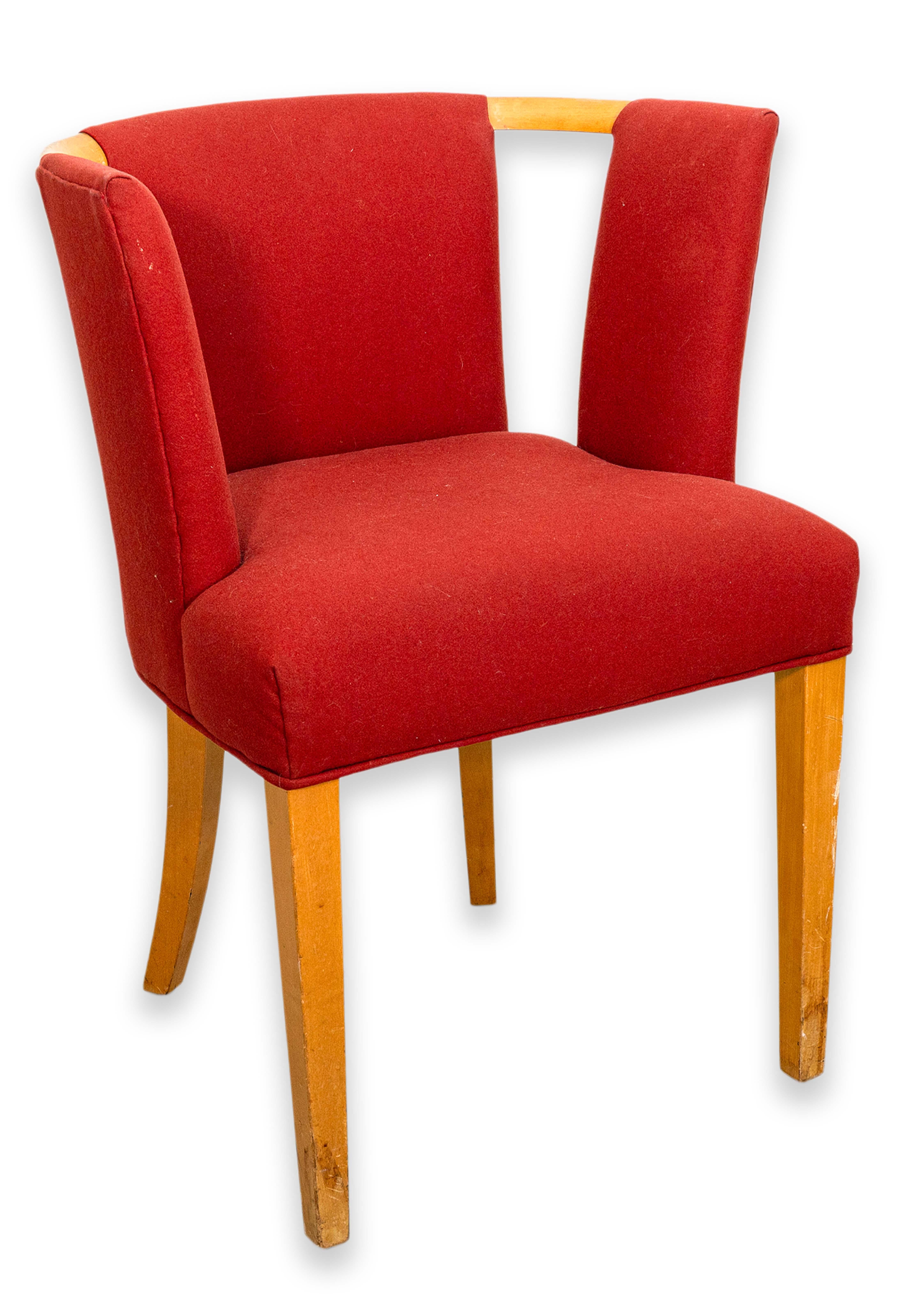 Mid-Century moderno Coppia di poltrone in tessuto rosso di Eliel Saarinen per Imperial Rattan Company 1941 in vendita