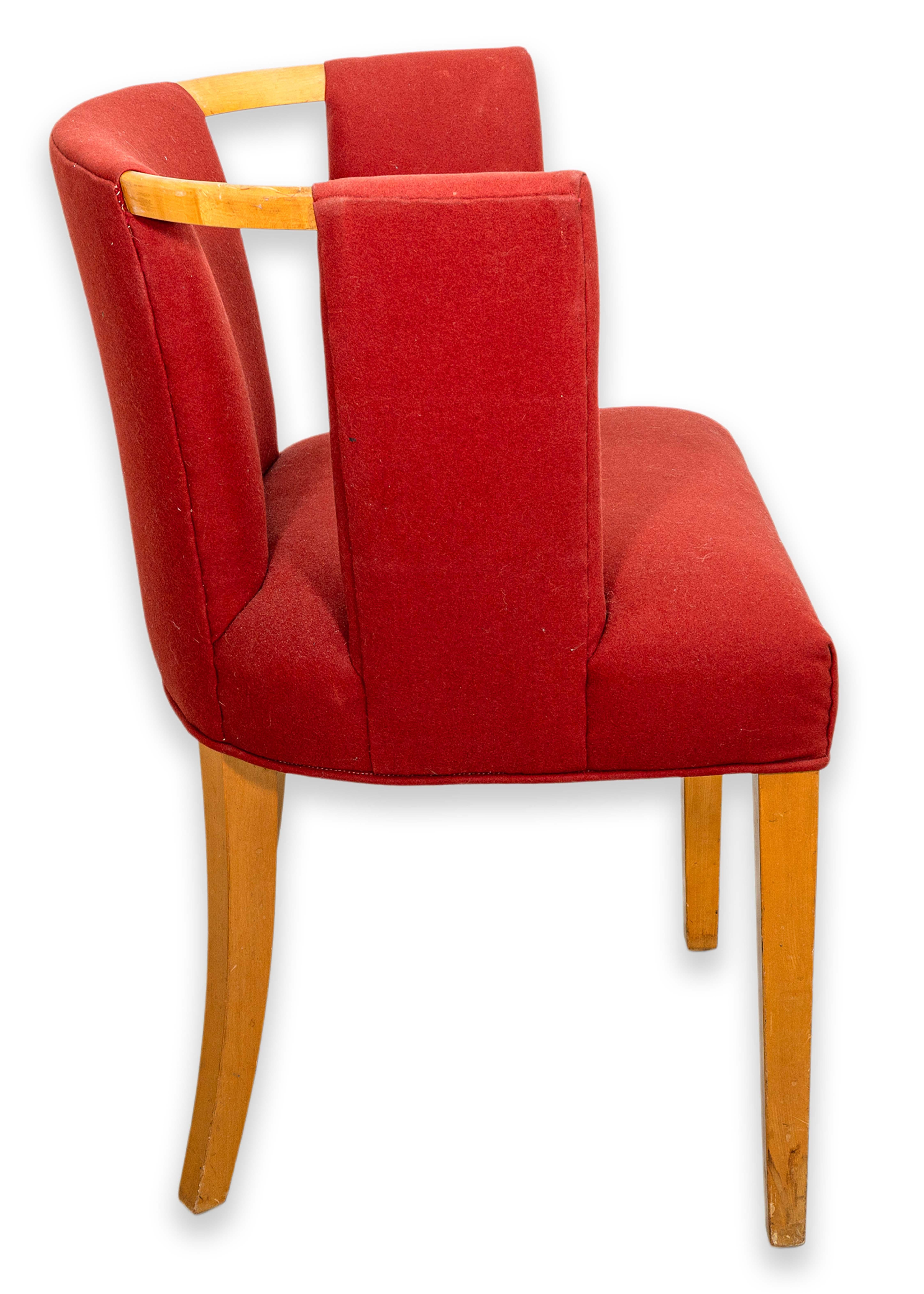 Canadese Coppia di poltrone in tessuto rosso di Eliel Saarinen per Imperial Rattan Company 1941 in vendita
