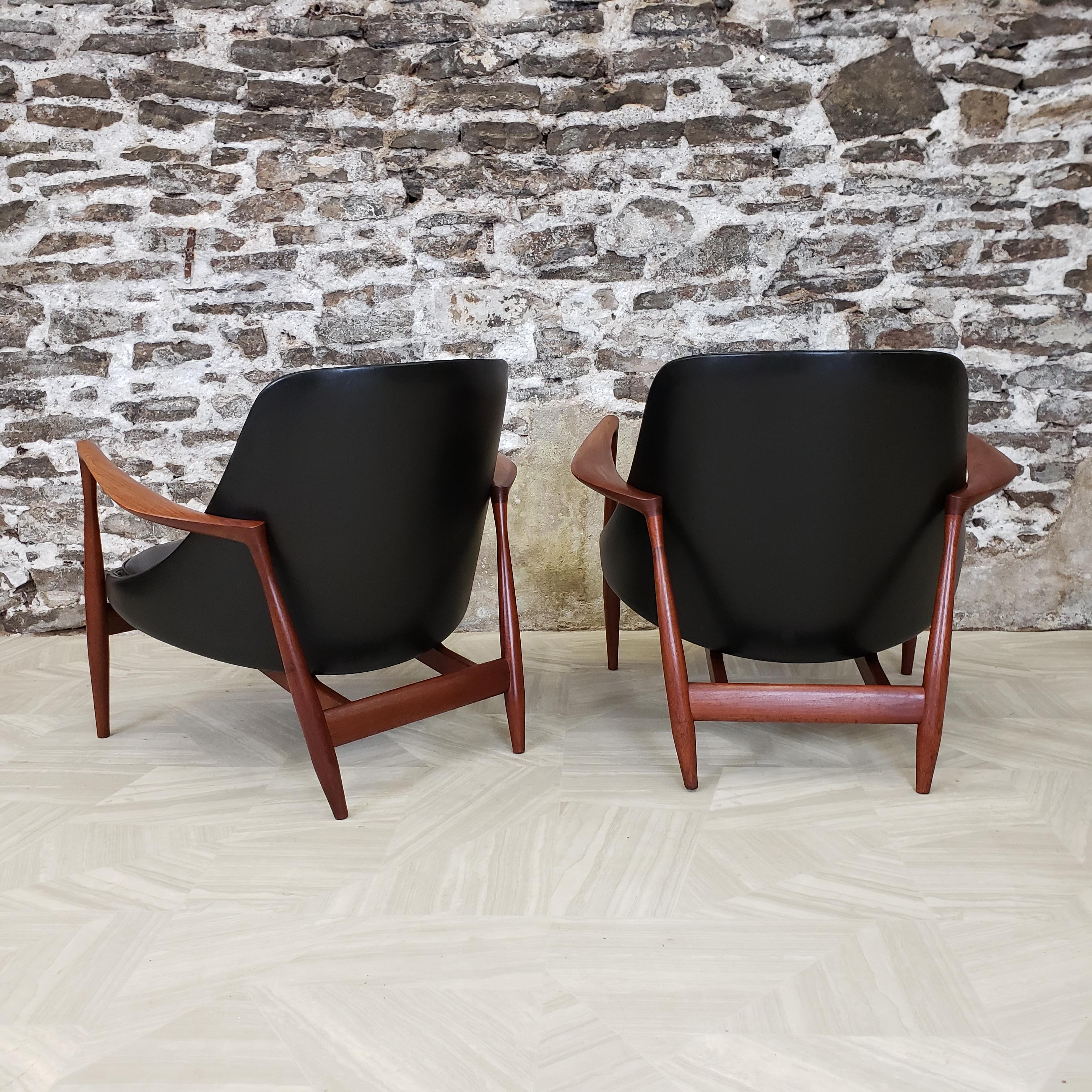 Danish Pair of Elizabeth Chairs by Ib Kofod-Larsen Model U-56 For Sale