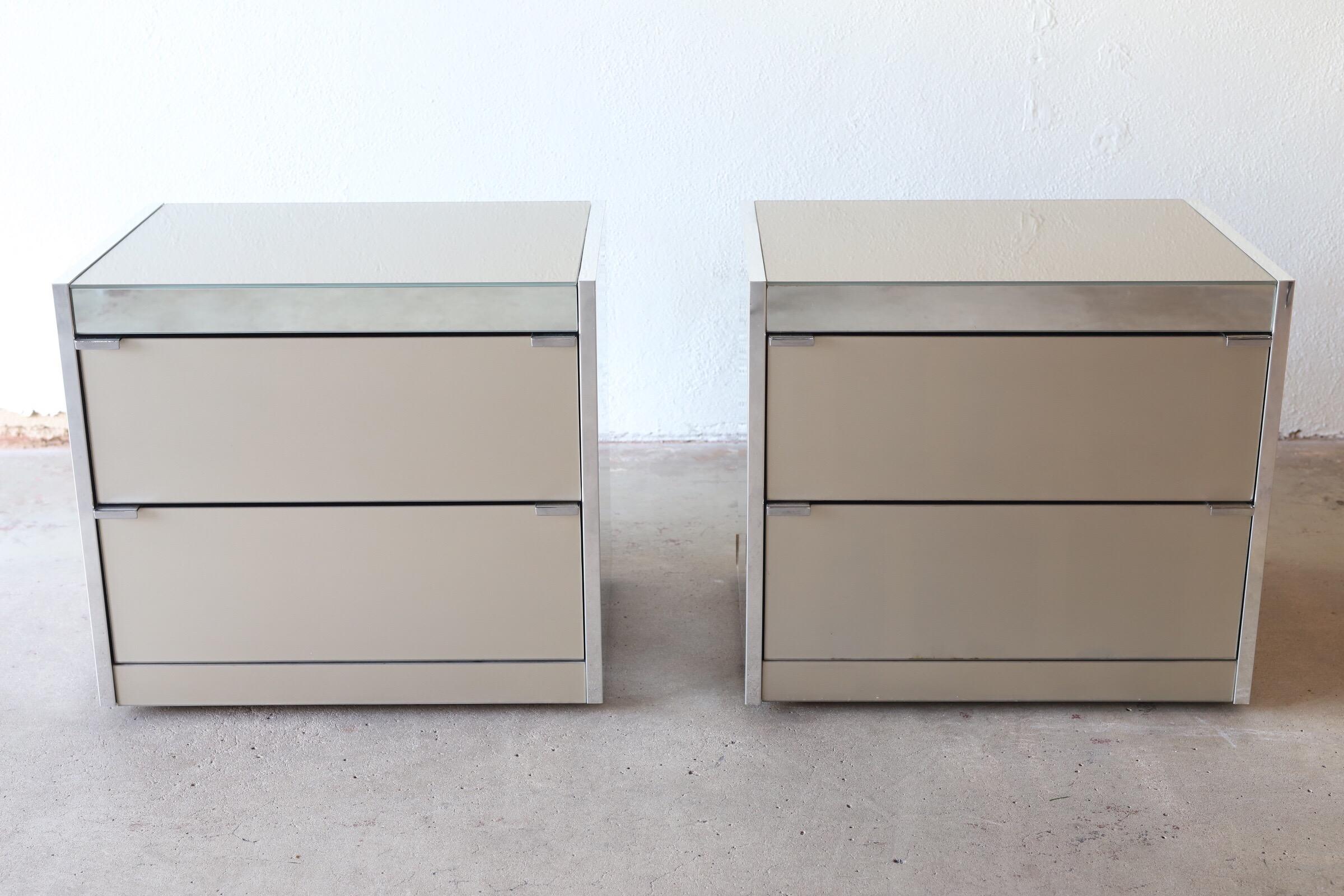 Pair of Ello Mirrored Nightstands 4