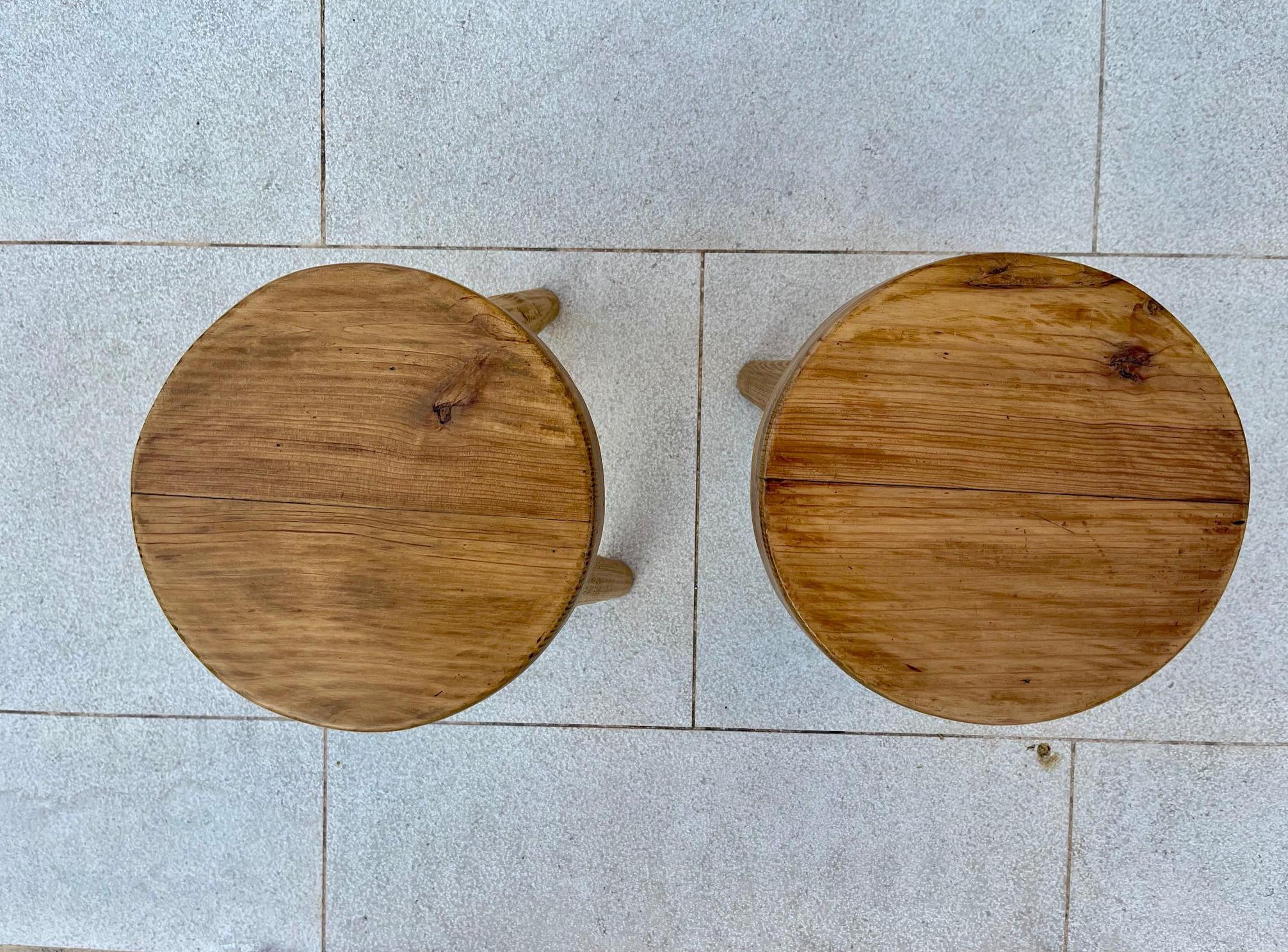 Pair of elm and pine tripod stools, France 1960's For Sale 3