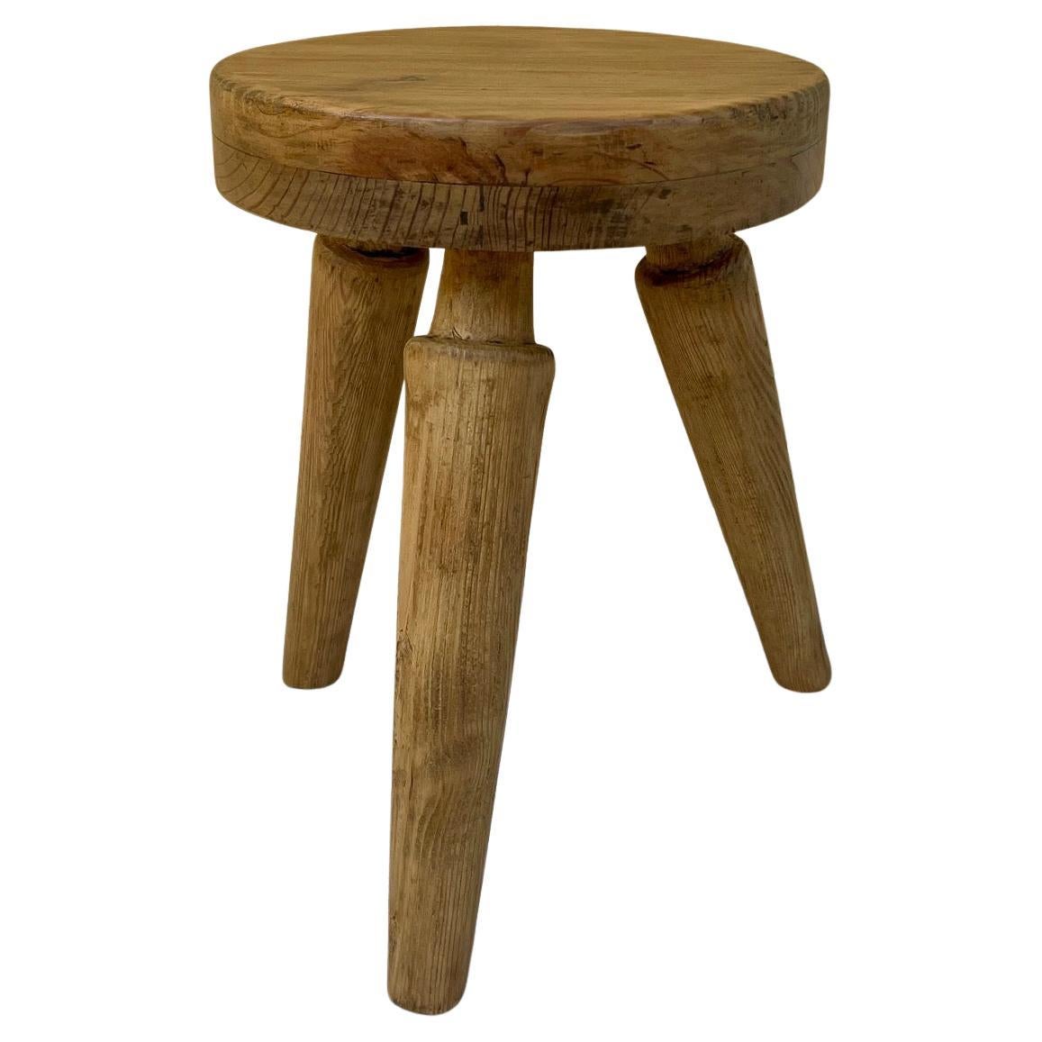 Mid-Century Modern Pair of elm and pine tripod stools, France 1960's For Sale