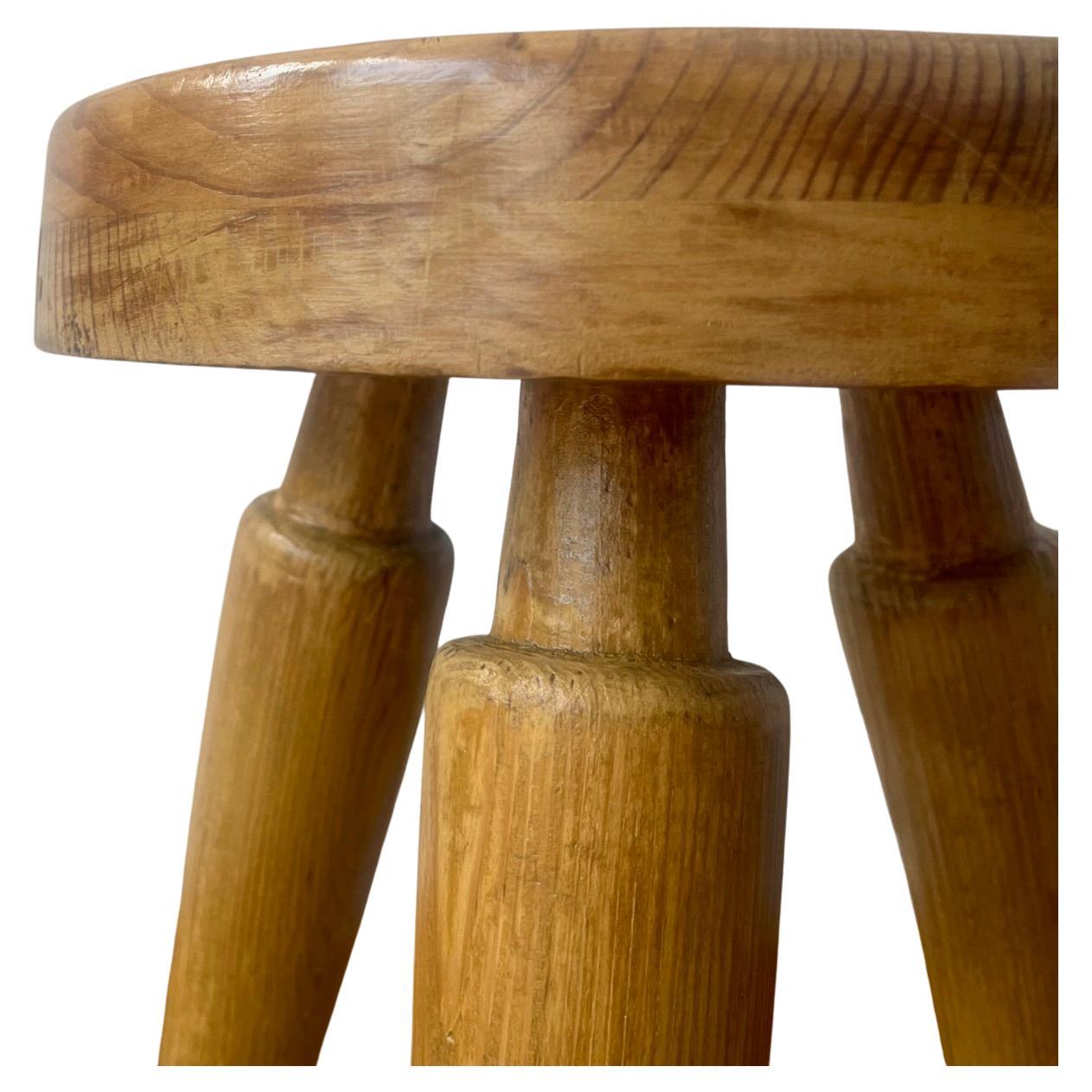 French Pair of elm and pine tripod stools, France 1960's For Sale