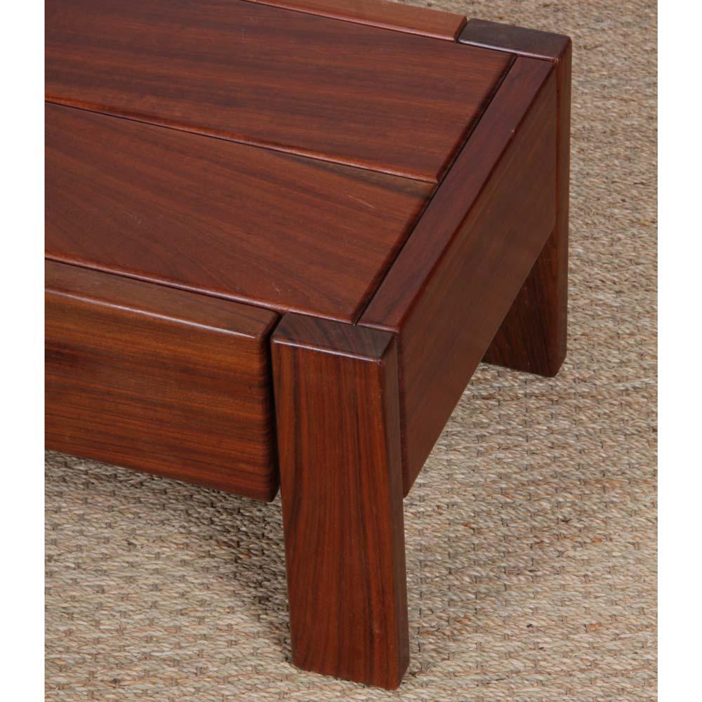 Français Paire de tables de chevet en orme pour Maison Regain, 1970 en vente