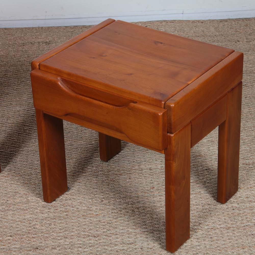 Francese Pair of elm bedside tables for Maison Regain, 1970s