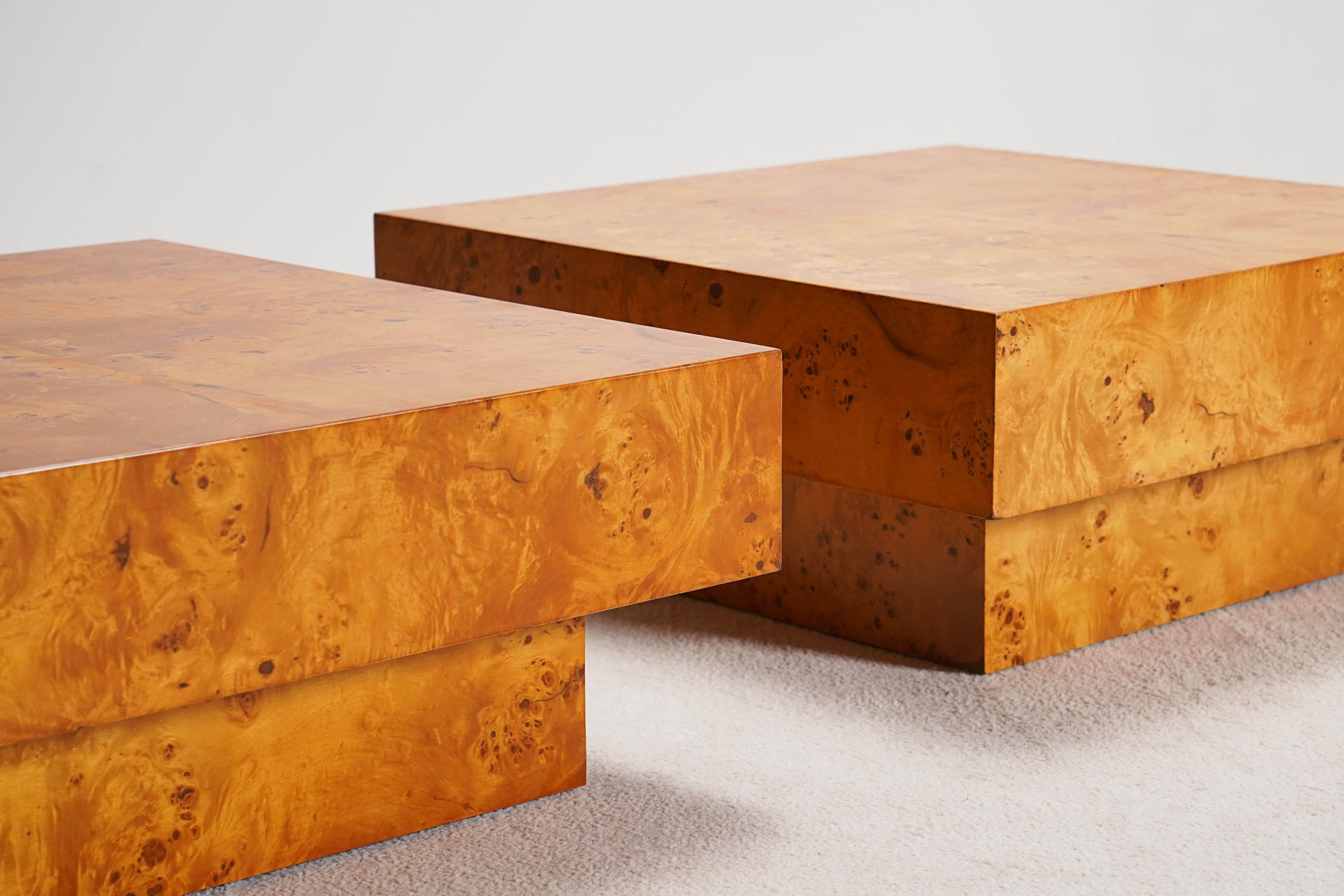 Fin du 20e siècle Paire de tables basses ou tables d'appoint en loupe d'orme en vente