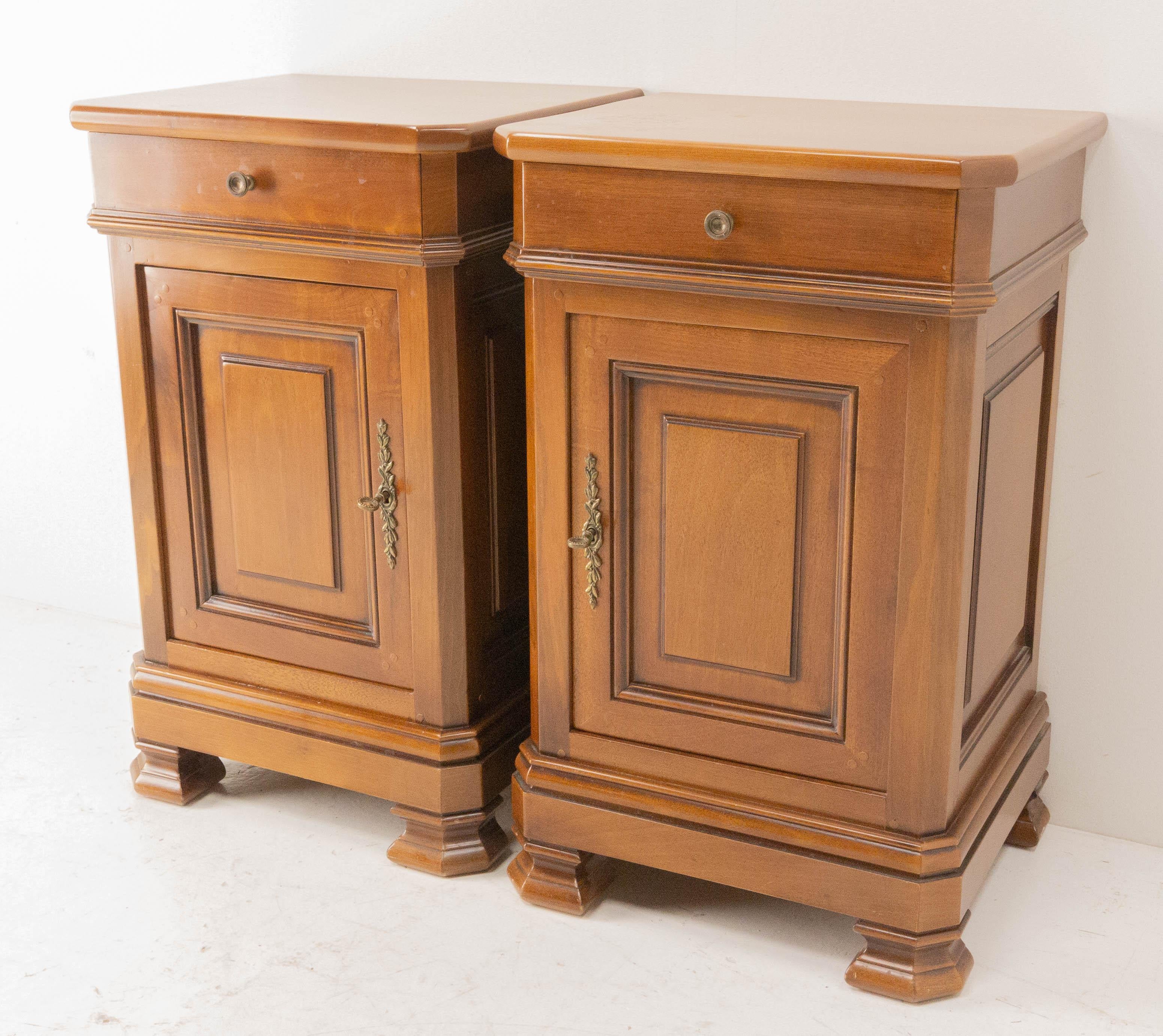 20th Century Pair of Elm Nightstands Side Cabinets Bedside Tables Louis Philippe st., French