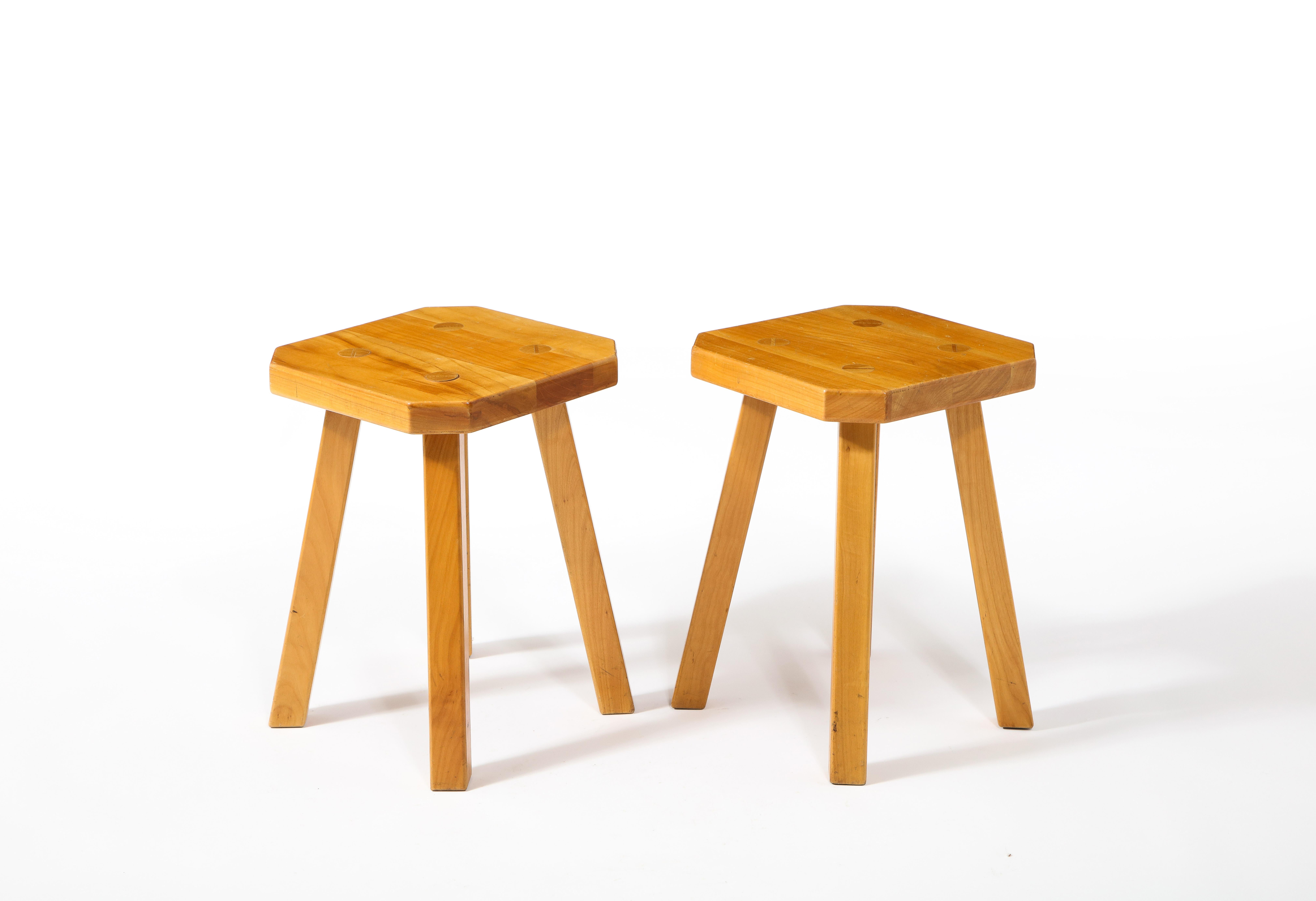 Pair of Solid Elm Stools Square with Chamfers and Through Tenons, France 1960's In Good Condition For Sale In New York, NY