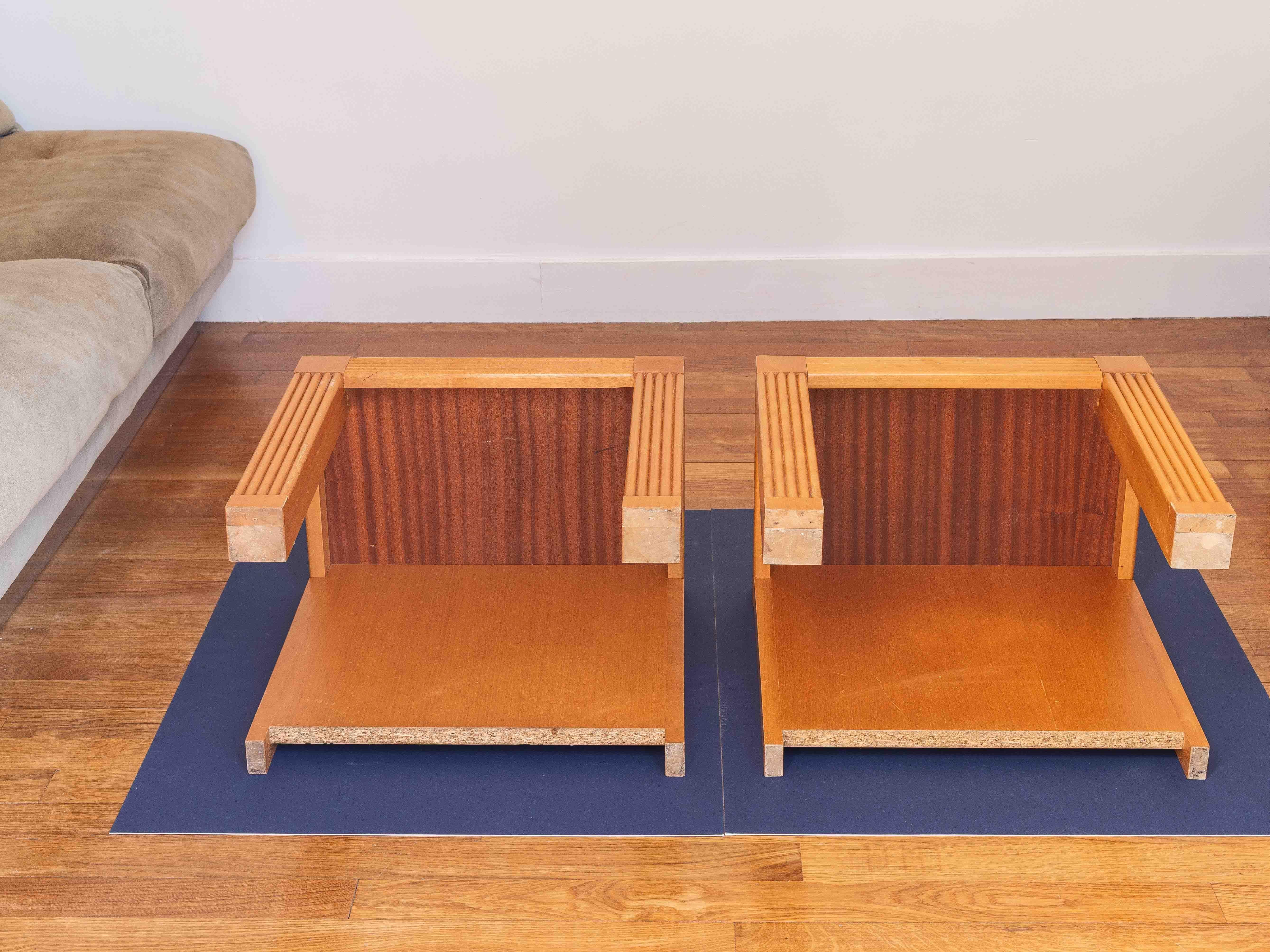 Pareja de mesas auxiliares o de noche de madera de olmo, Moderno de mediados de siglo, Francia Años 80 en venta 7