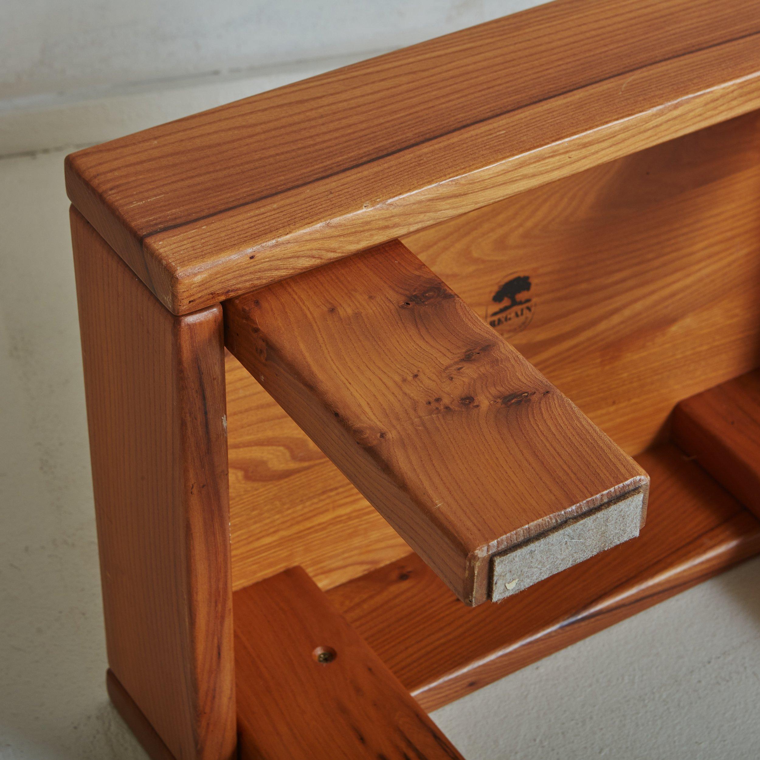 Paire de tables d'appoint en orme de la Maison Regain, France, années 1970 3