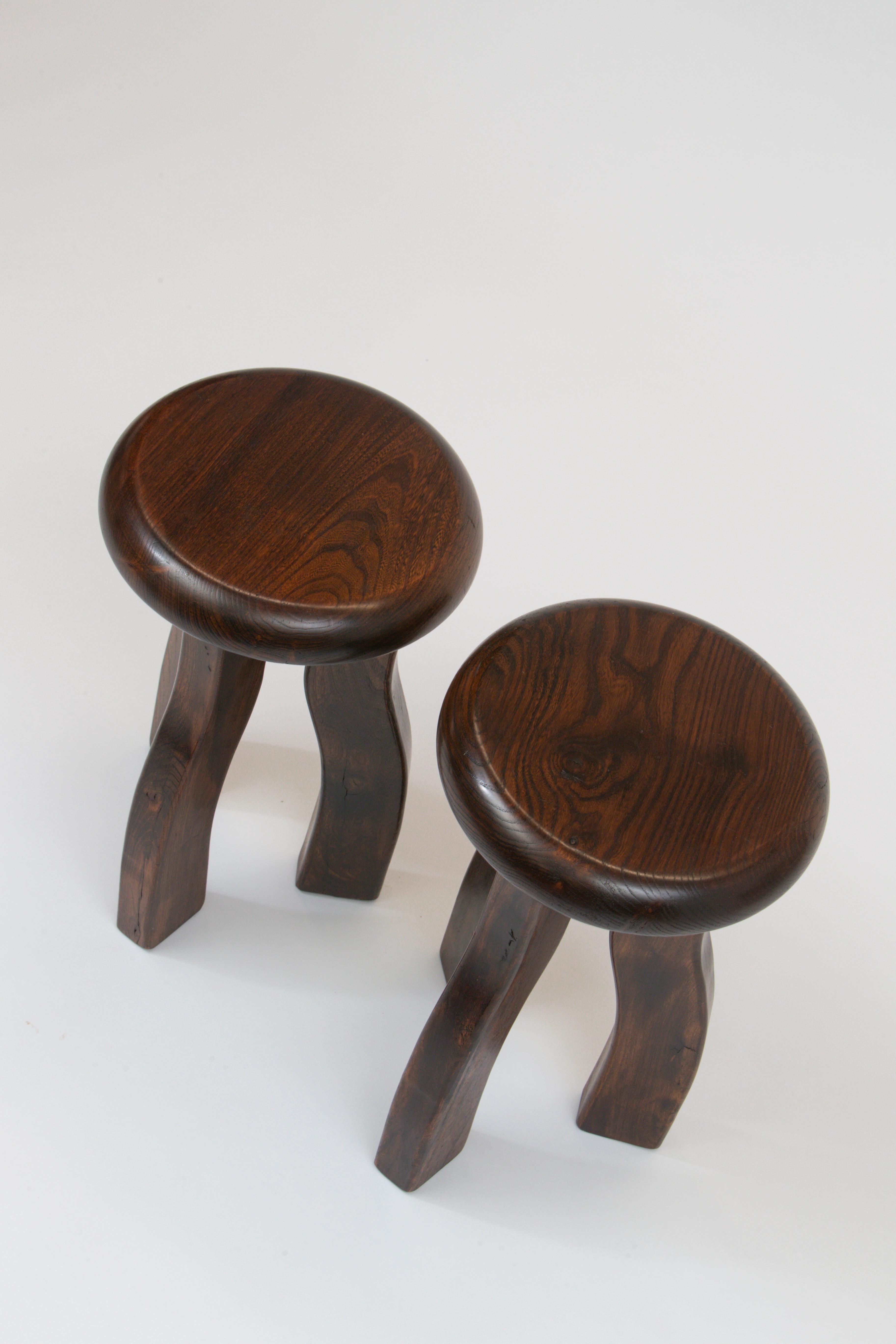 Pair of Elmwood Three Legged Brutalist Stools or Small Side Tables, France 1960s In Good Condition In New York, NY
