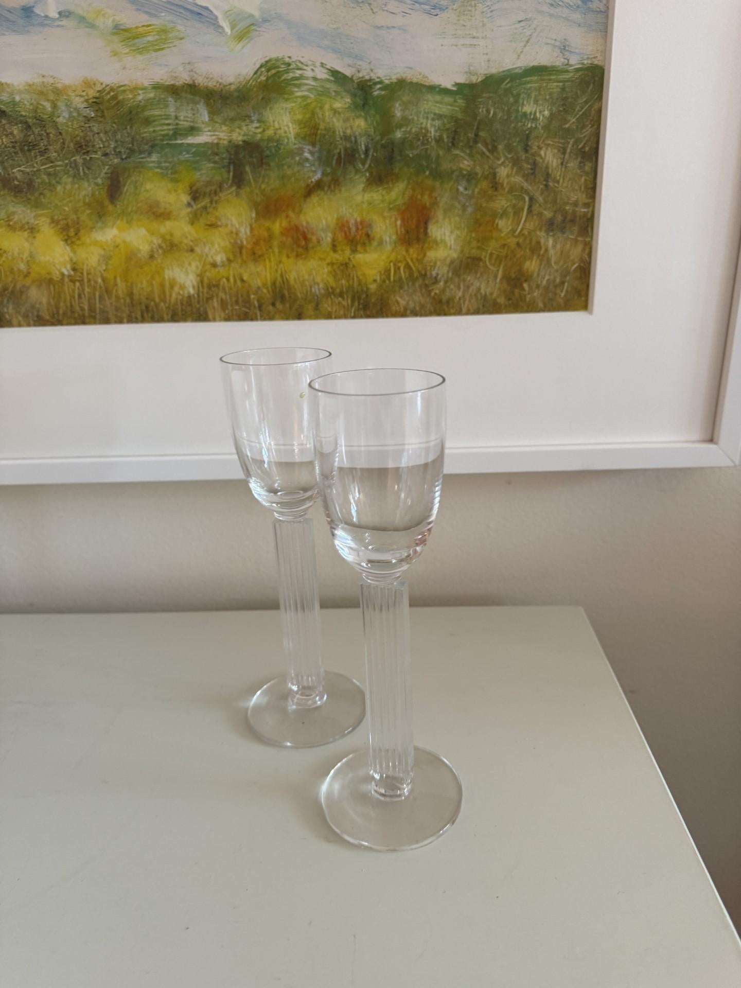 Pair of Embassy Art Deco Wine Glasses by Walter Dorwin Teague. 1939 In Excellent Condition For Sale In Bellport, NY