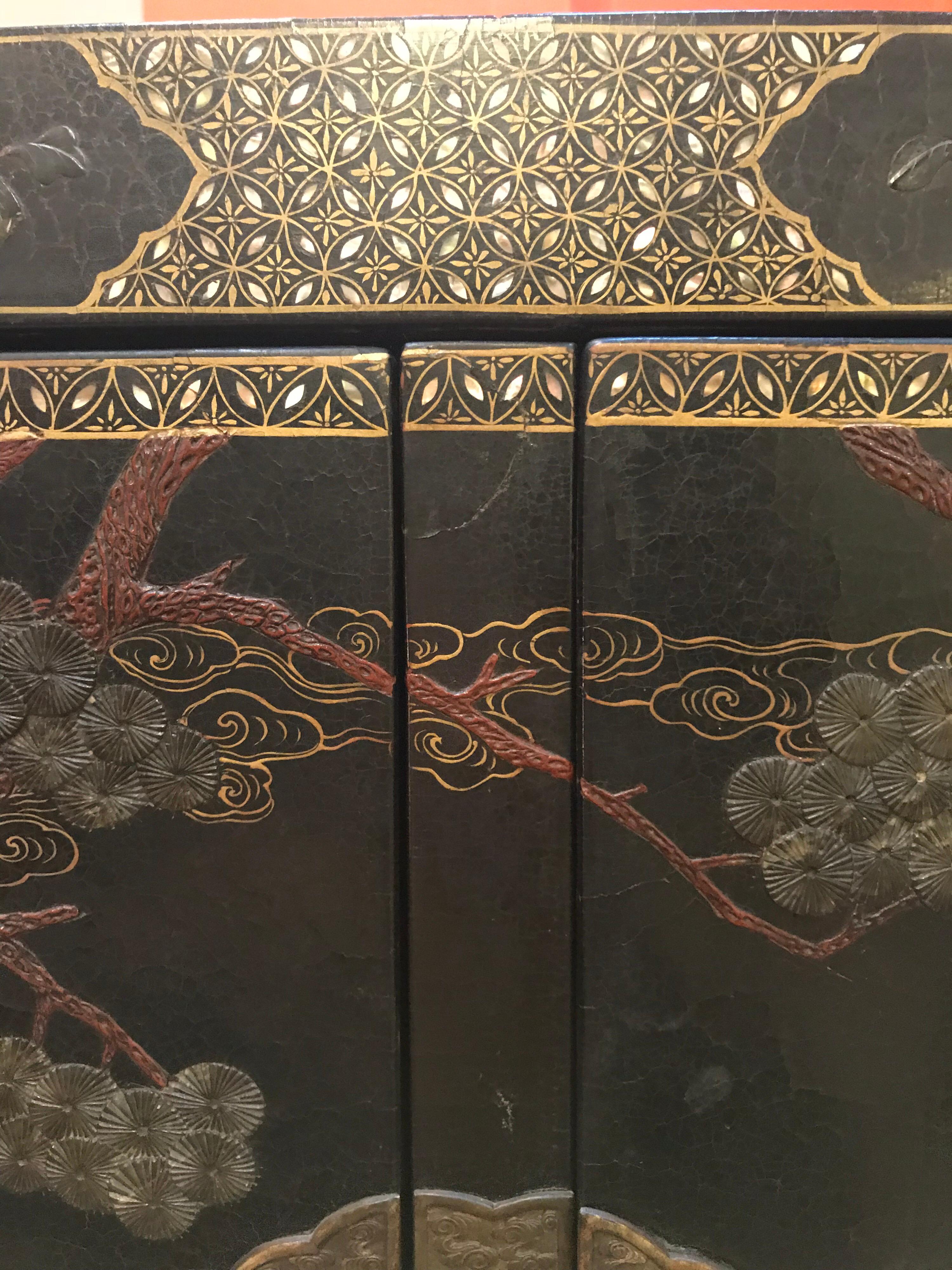 Pair of Embellished Chinese Lacquer Cabinets In Good Condition For Sale In New York, NY