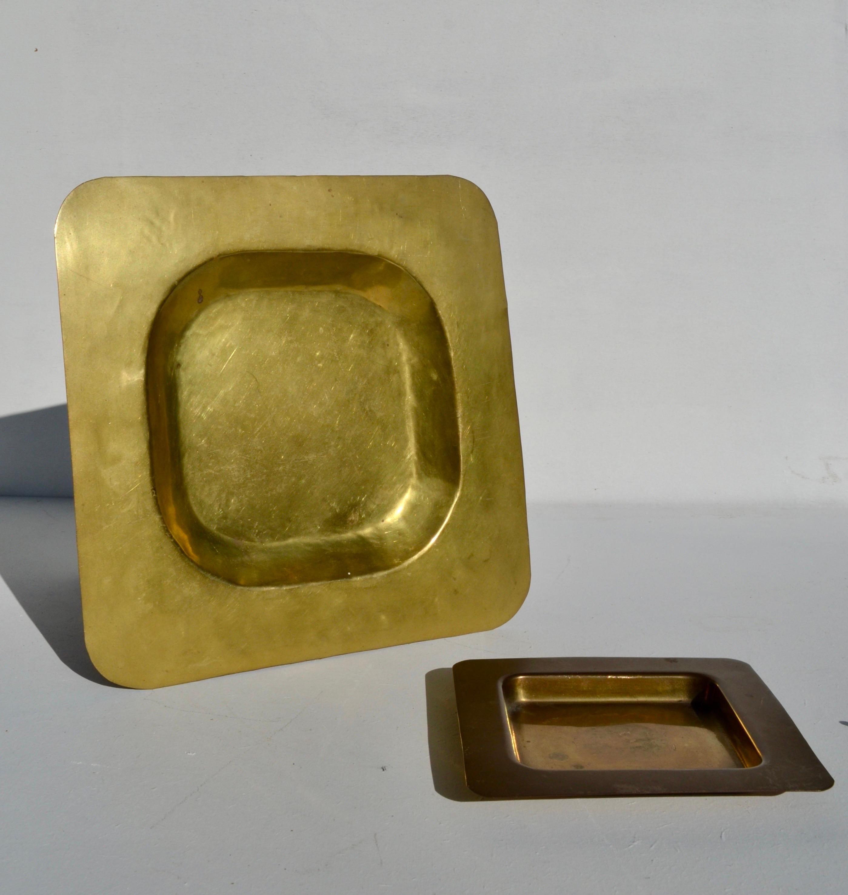 Pair of Embossed Brass Trays — French Dinanderie, 1970s For Sale 3