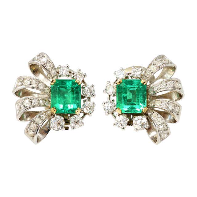 Raymond Yard Emerald and Diamond Earrings For Sale at 1stDibs