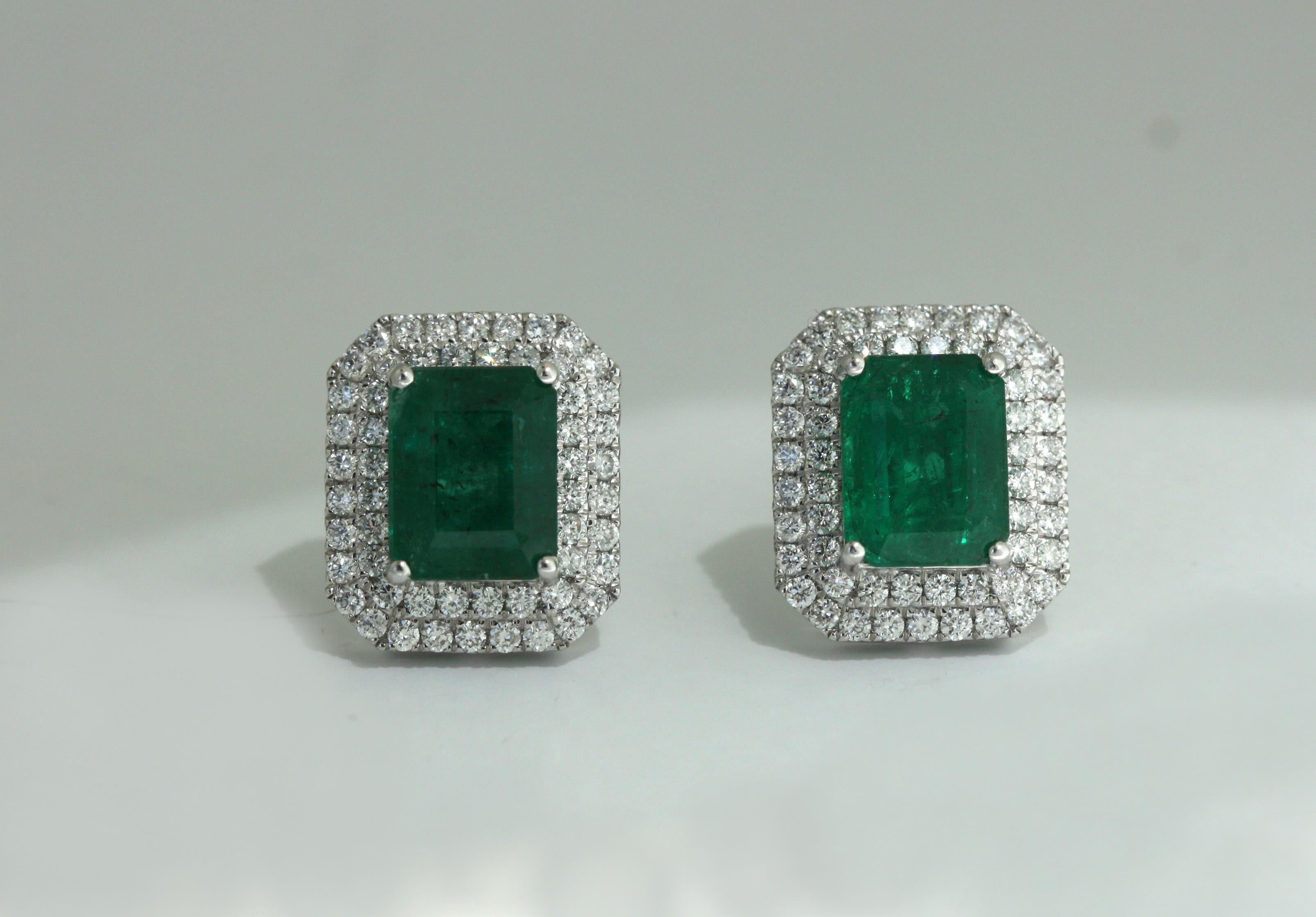 Pair of Emerald and Diamond Earrings In Good Condition In Palm Beach, FL