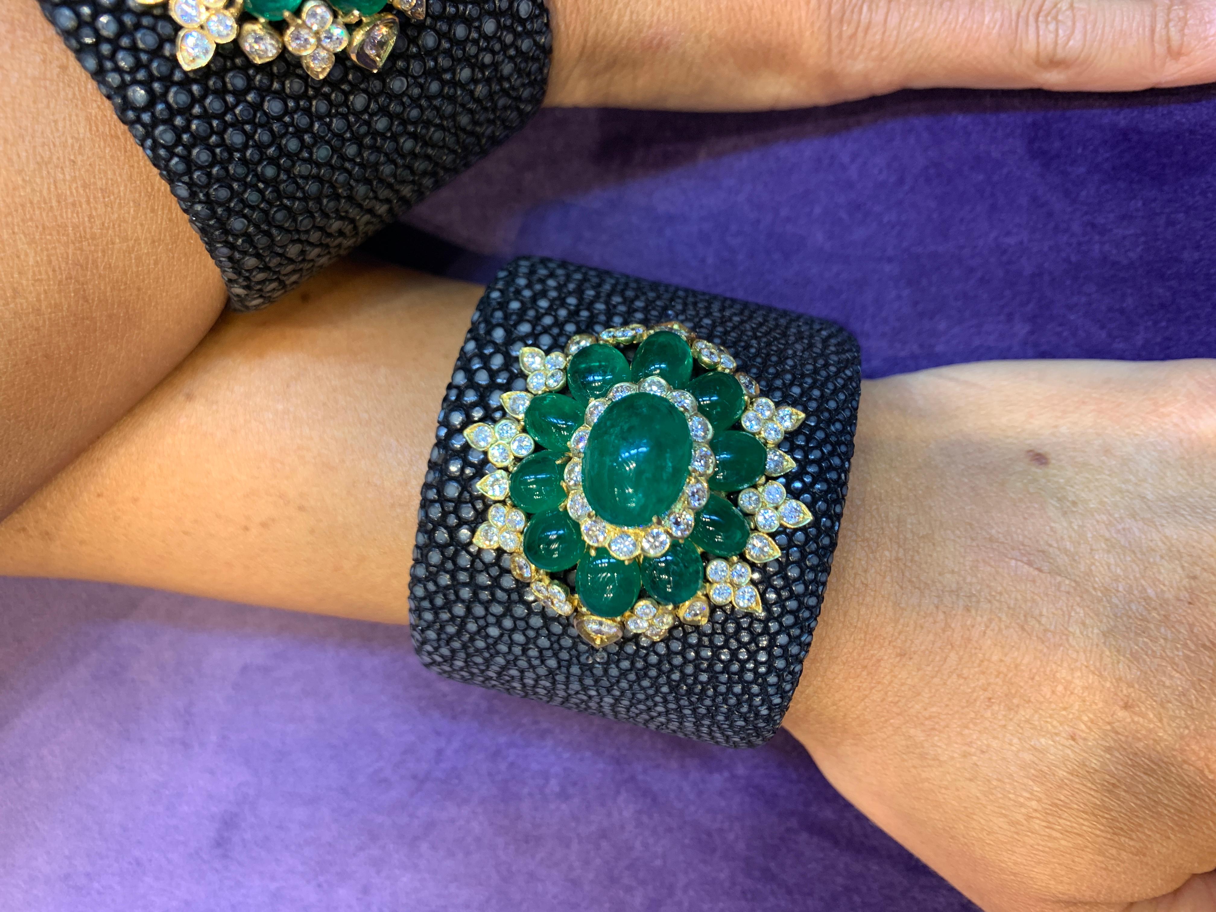 Stylish Pair of Cabochon Emerald and Diamond Bangles 3