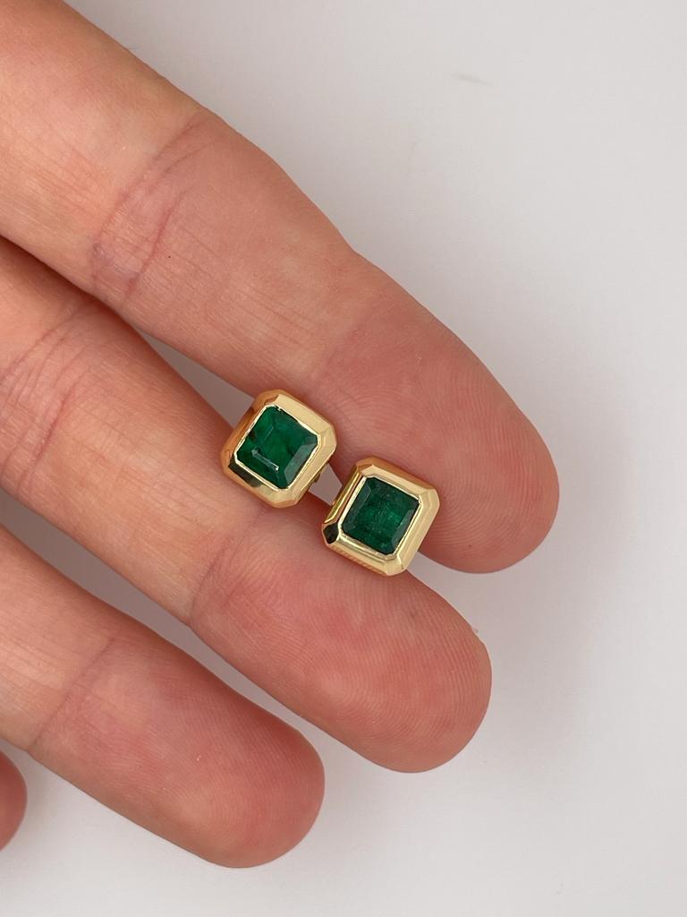 Pair of emerald earrings/ studs 18k gold studs bezel set  For Sale 6