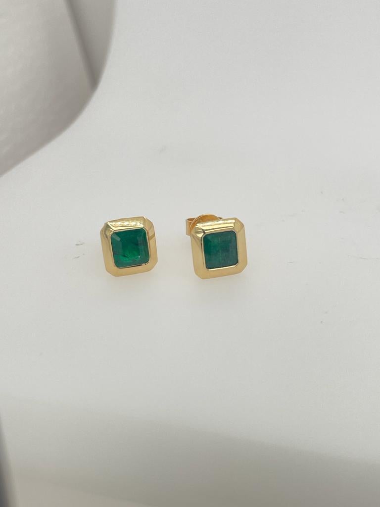 Pair of emerald earrings/ studs 18k gold studs bezel set  For Sale 2