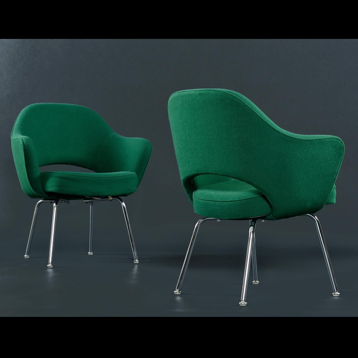Mid-Century Modern Pair of Emerald Green Eero Saarinen for Knoll Executive Arm Chairs