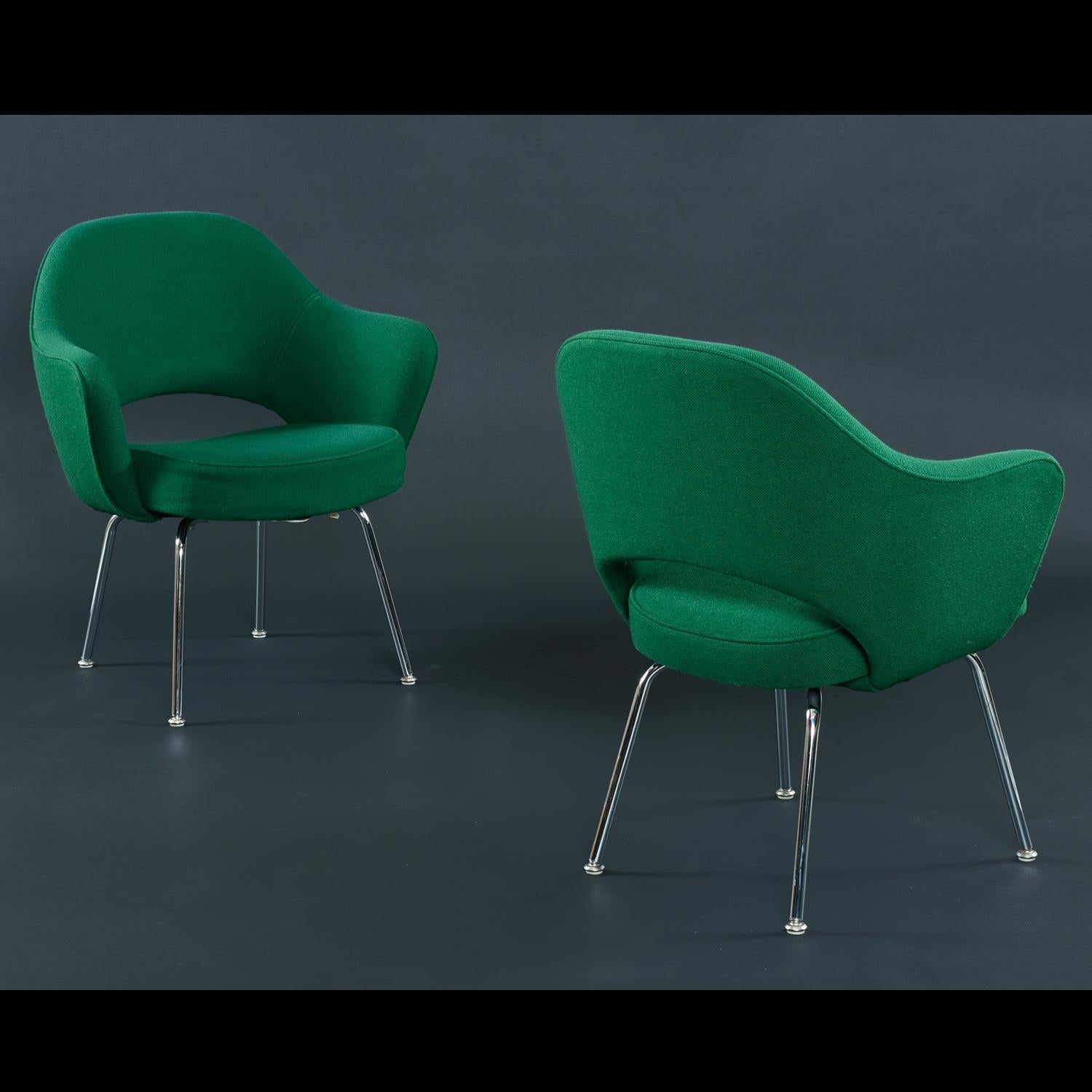 Pair of Emerald Green Eero Saarinen for Knoll Executive Arm Chairs In Excellent Condition In Chattanooga, TN